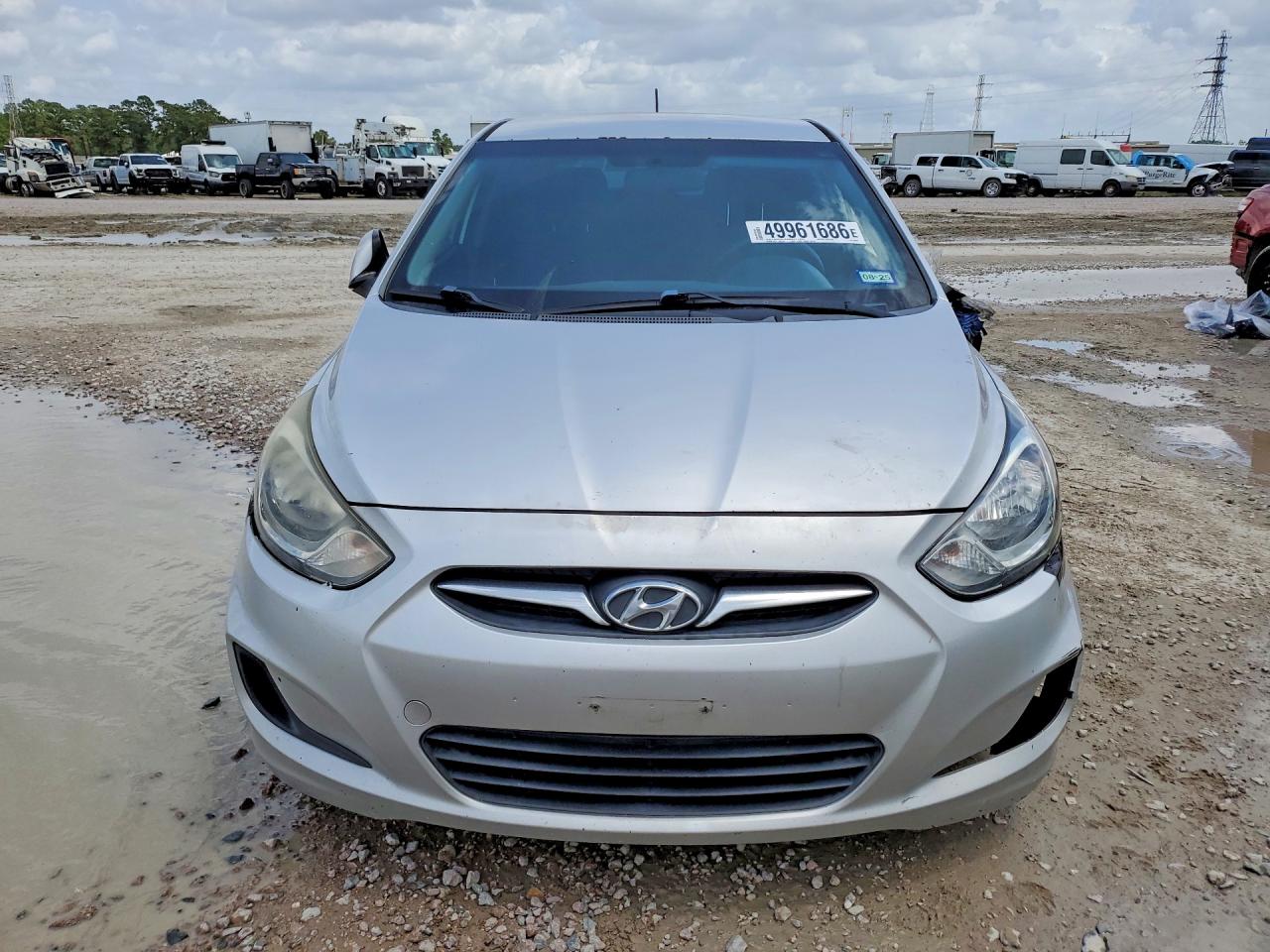 2013 Hyundai Accent Gs Silver vin: KMHCT5AE1DU082181