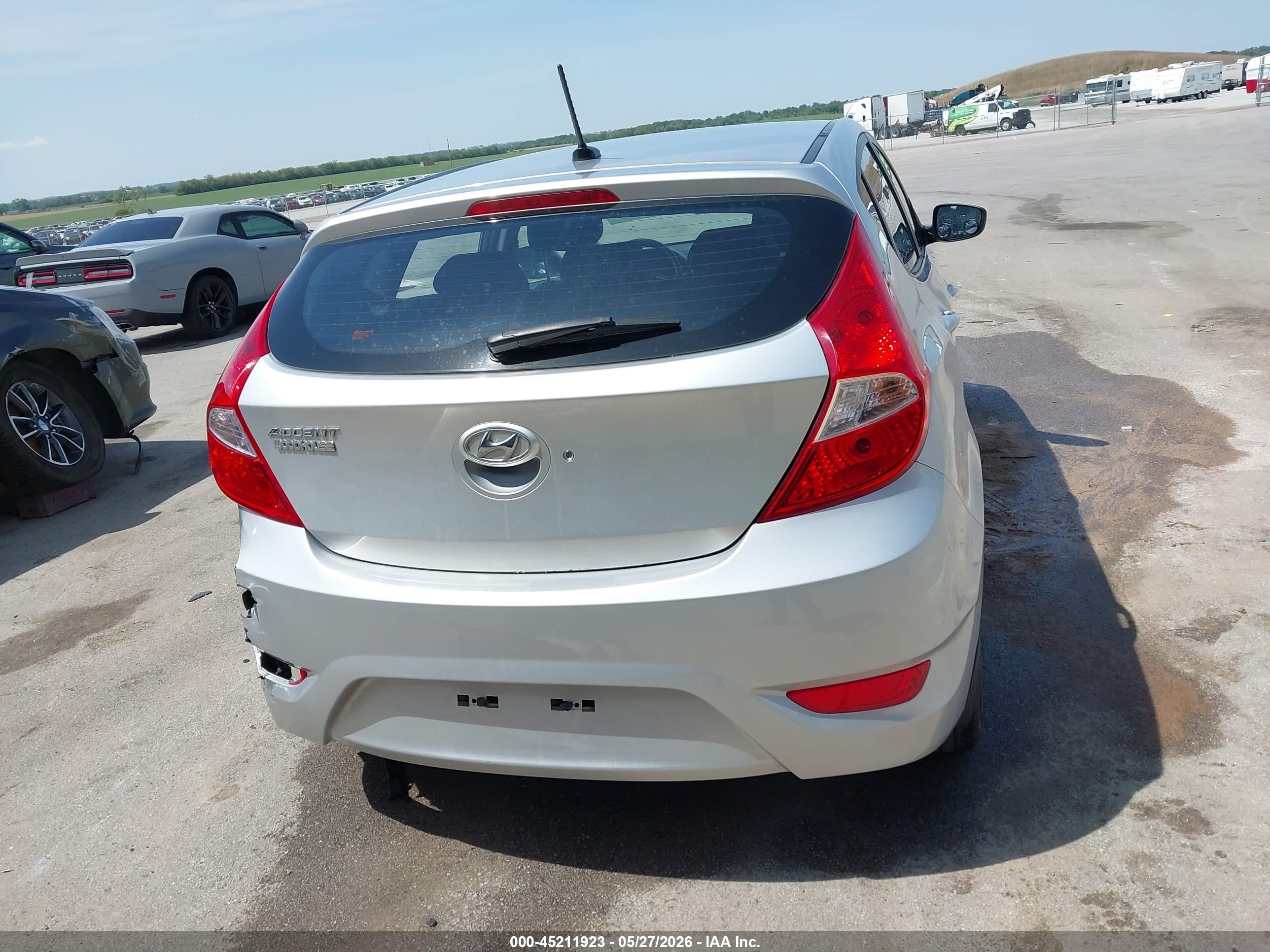 2013 Hyundai Accent Gs Silver vin: KMHCT5AE1DU093164