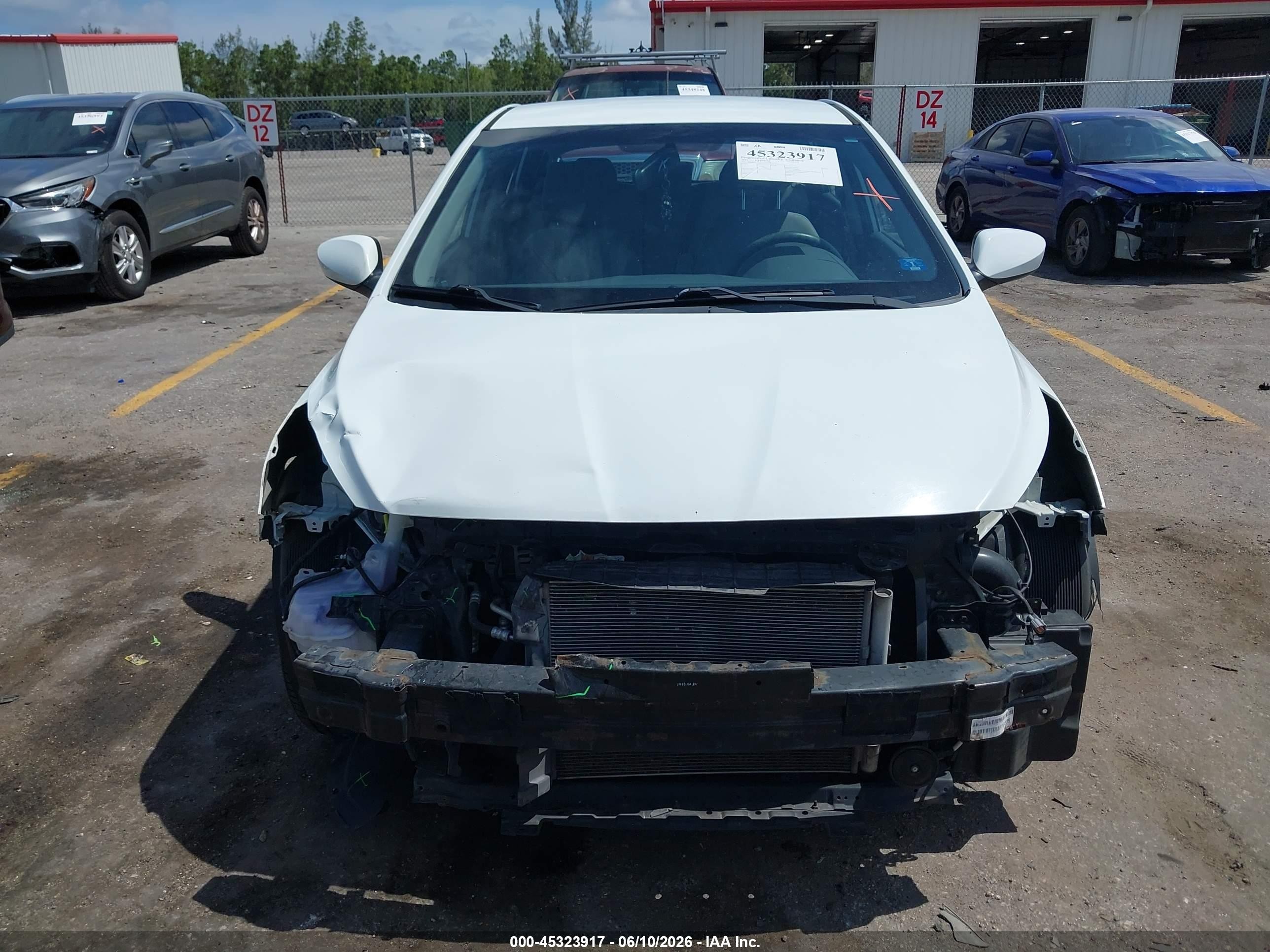 2013 Hyundai Accent Gs White vin: KMHCT5AE1DU127376