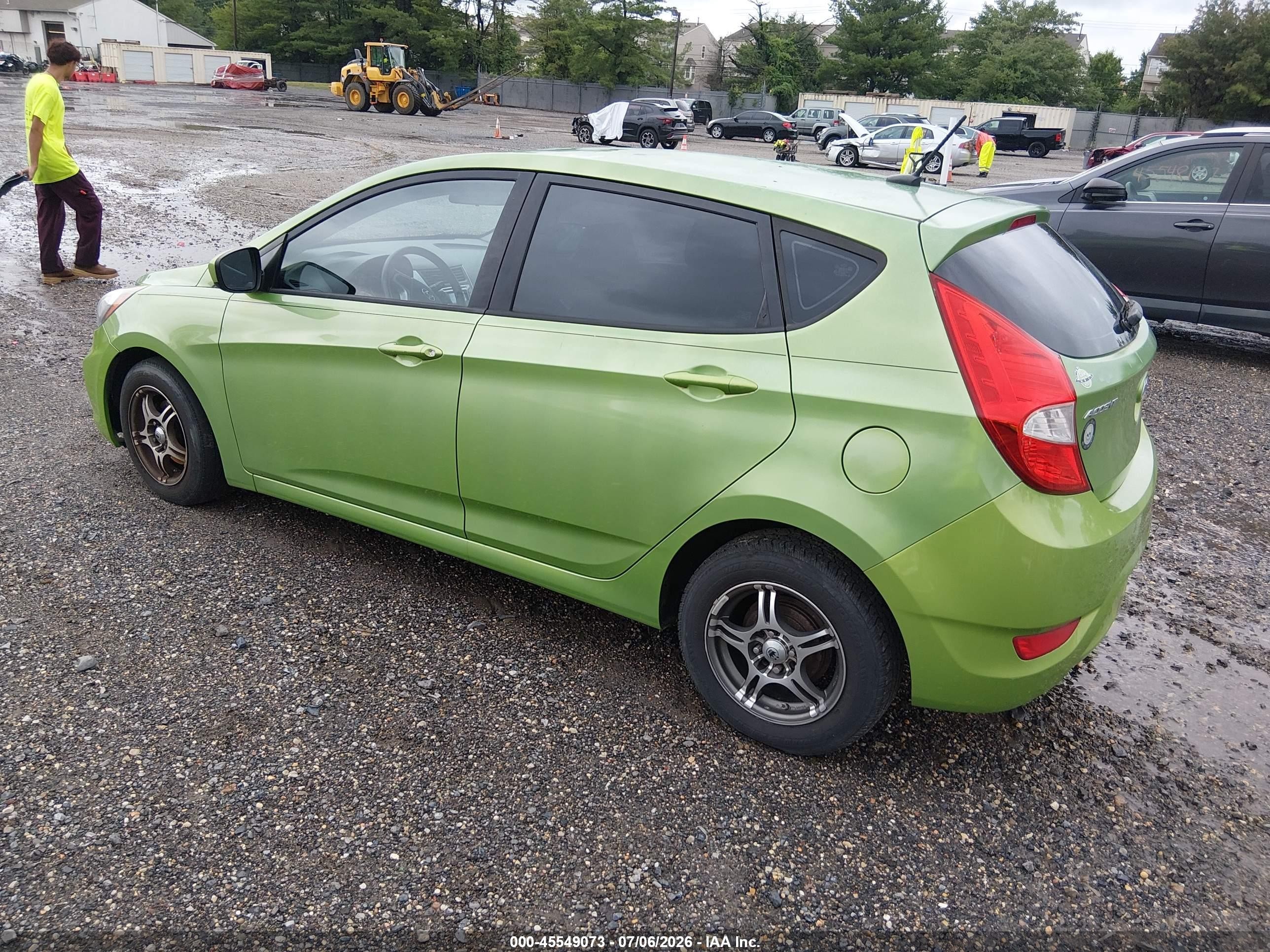 2013 Hyundai Accent Gs Green vin: KMHCT5AE1DU135607