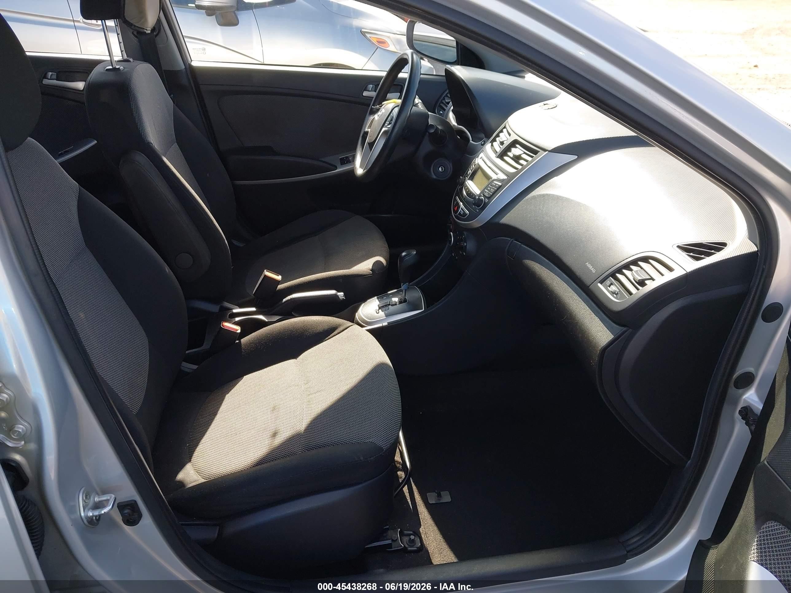 2013 Hyundai Accent Gs Silver vin: KMHCT5AE1DU138846