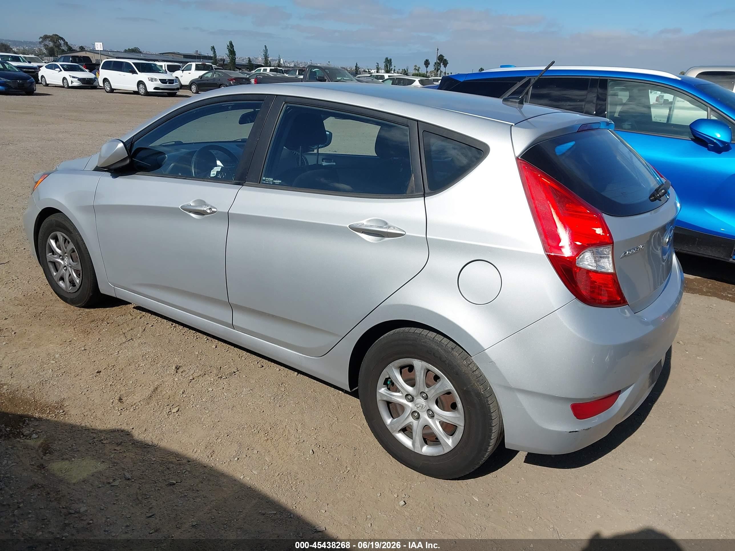 2013 Hyundai Accent Gs Silver vin: KMHCT5AE1DU138846