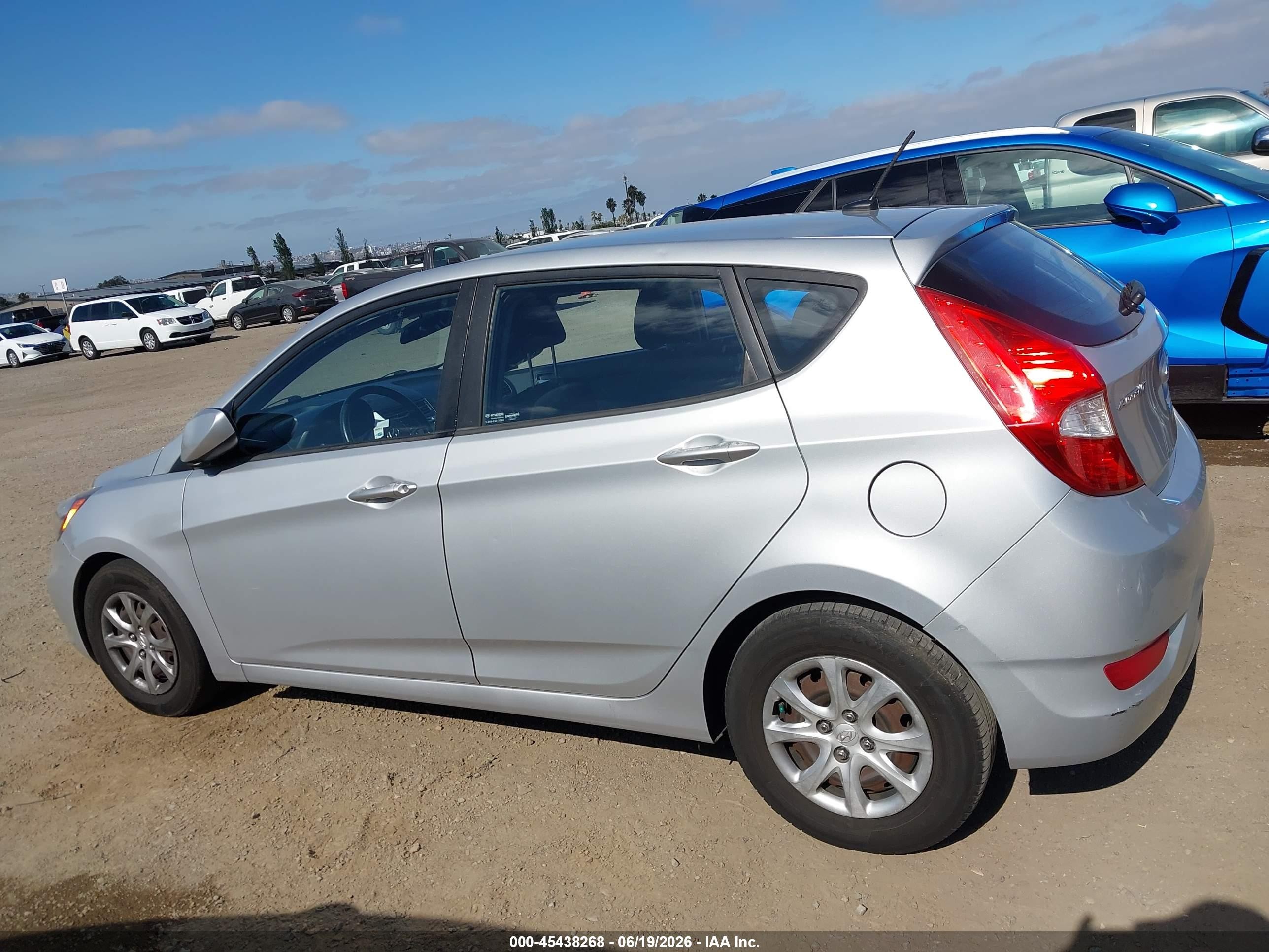 2013 Hyundai Accent Gs Silver vin: KMHCT5AE1DU138846