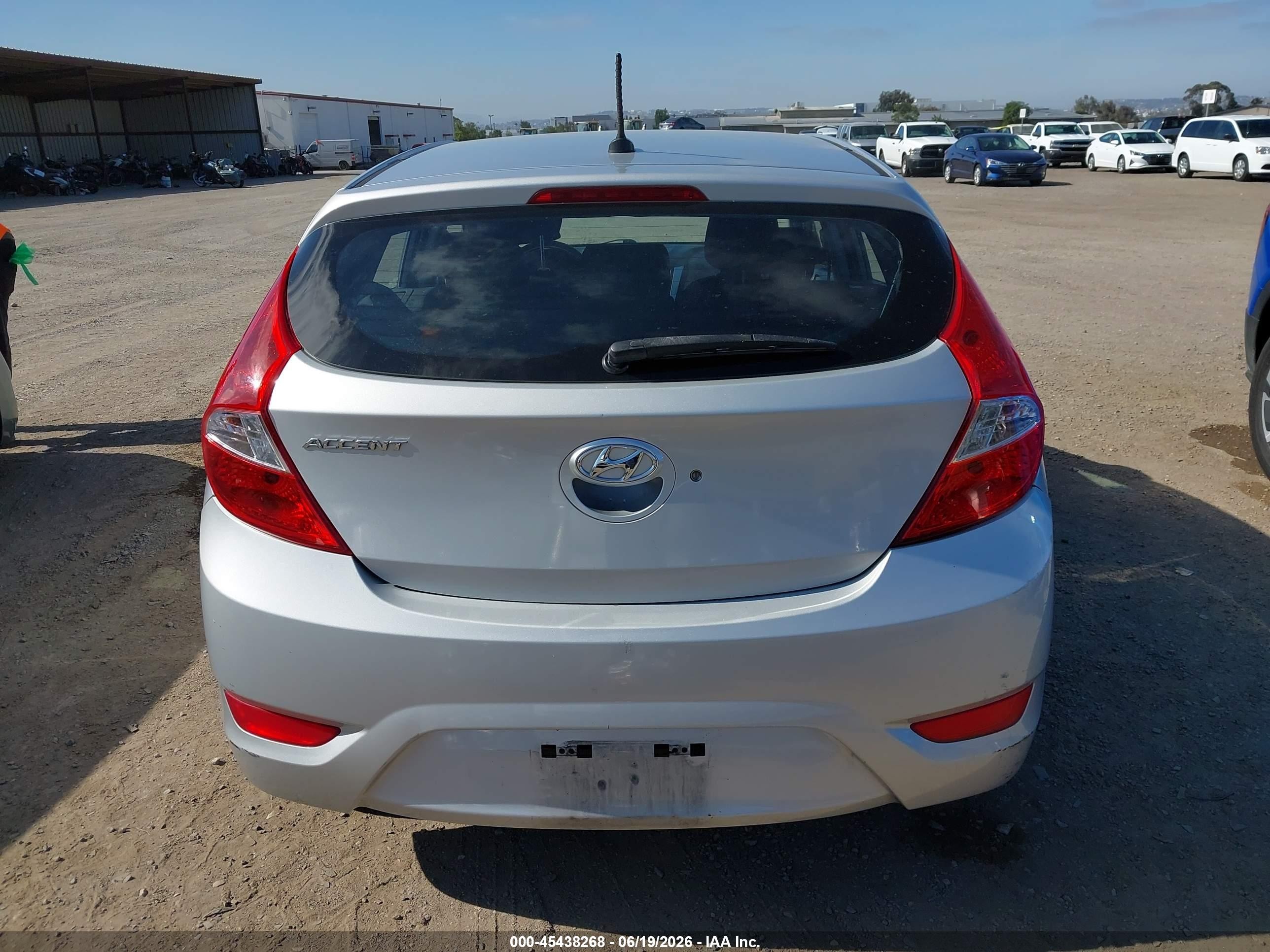 2013 Hyundai Accent Gs Silver vin: KMHCT5AE1DU138846