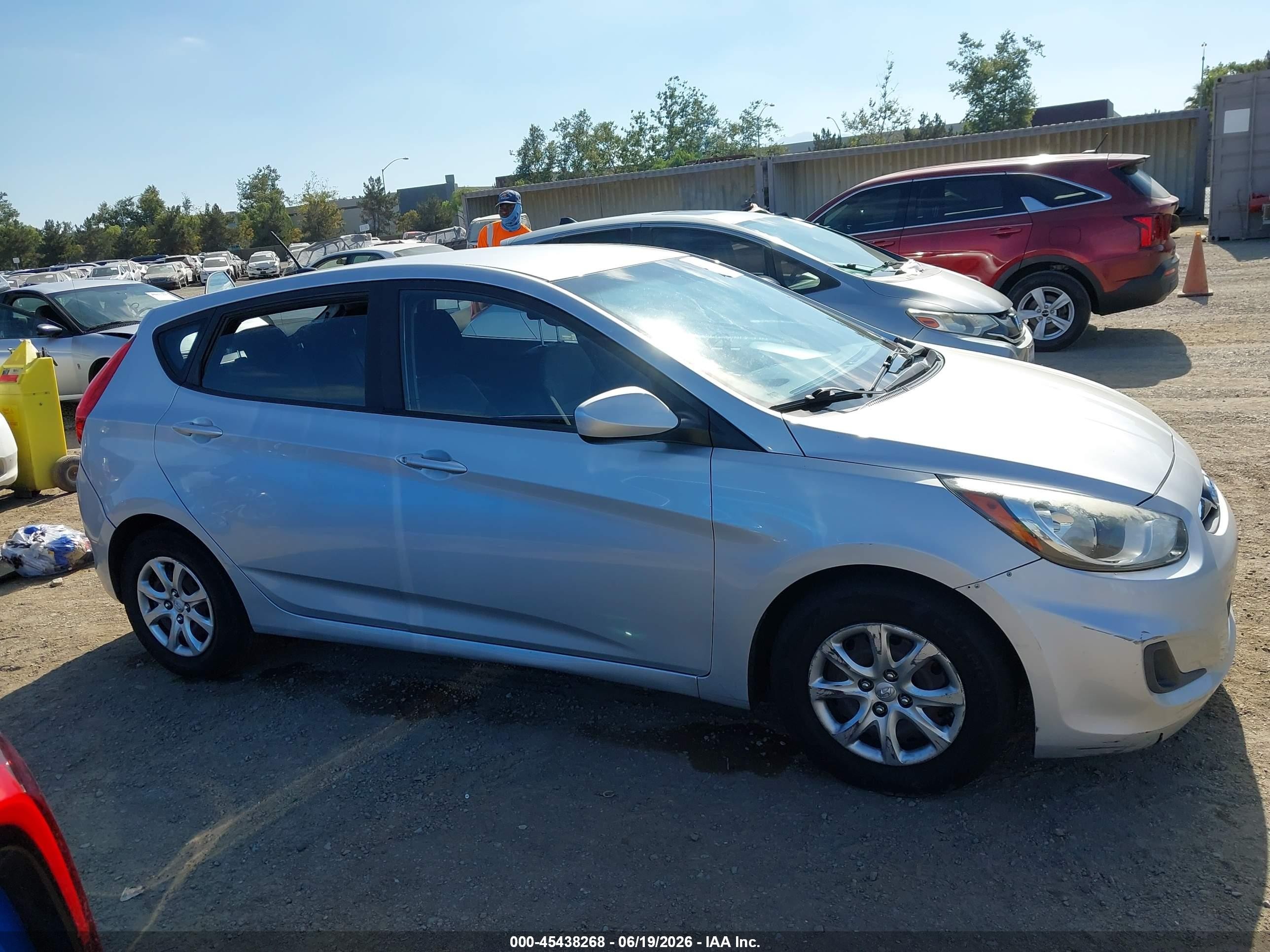 2013 Hyundai Accent Gs Silver vin: KMHCT5AE1DU138846