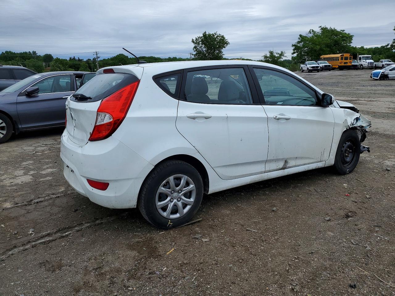 2014 Hyundai Accent Gs White vin: KMHCT5AE1EU146835