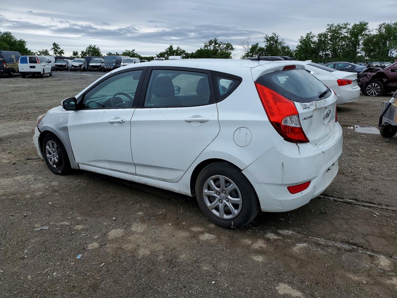 2014 Hyundai Accent Gs White vin: KMHCT5AE1EU146835