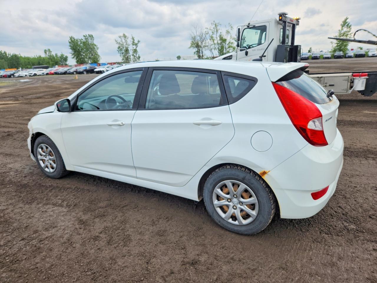 2014 Hyundai Accent Gls Белый vin: KMHCT5AE1EU148505