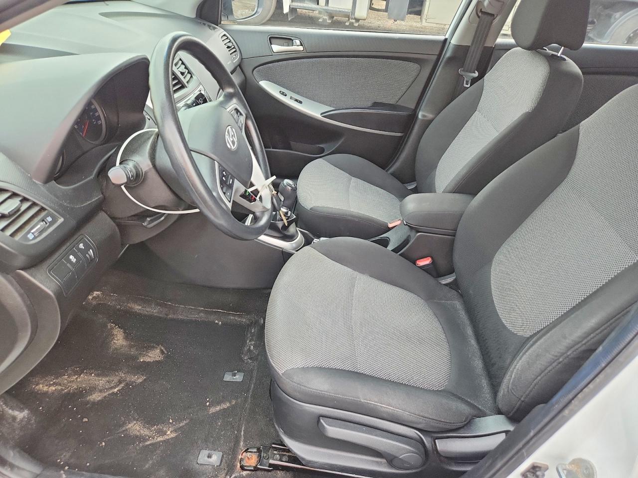 2014 Hyundai Accent Gls Белый vin: KMHCT5AE1EU148505
