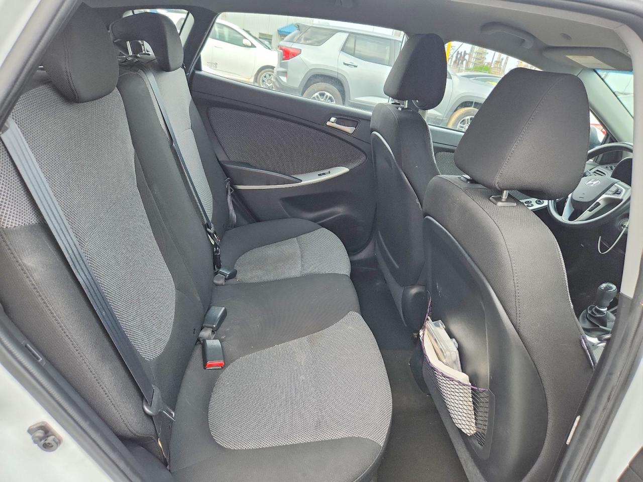 2014 Hyundai Accent Gls Белый vin: KMHCT5AE1EU148505