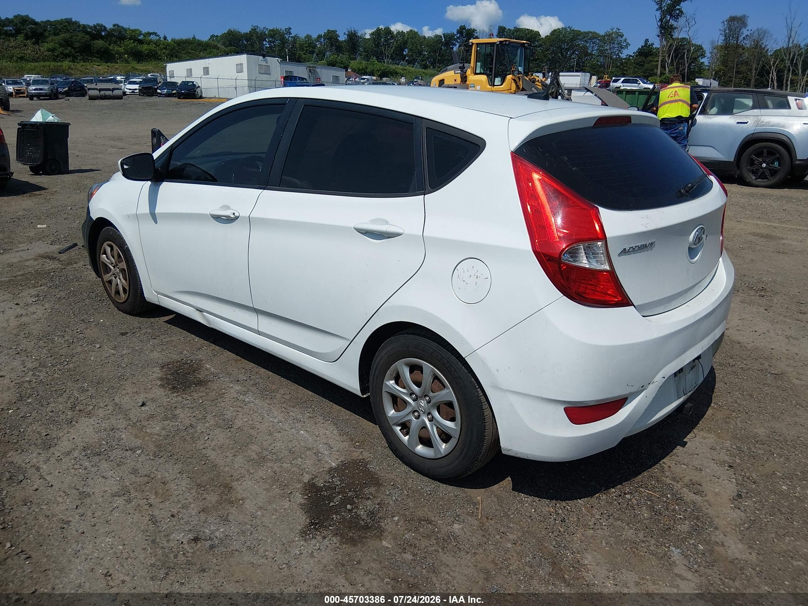 2014 Hyundai Accent Gs Белый vin: KMHCT5AE1EU194061