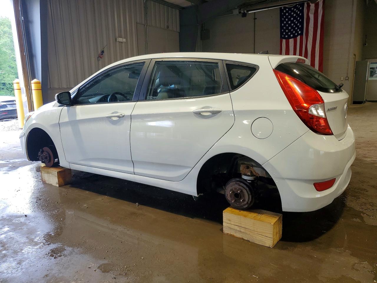 2015 Hyundai Accent Gs White vin: KMHCT5AE1FU216318