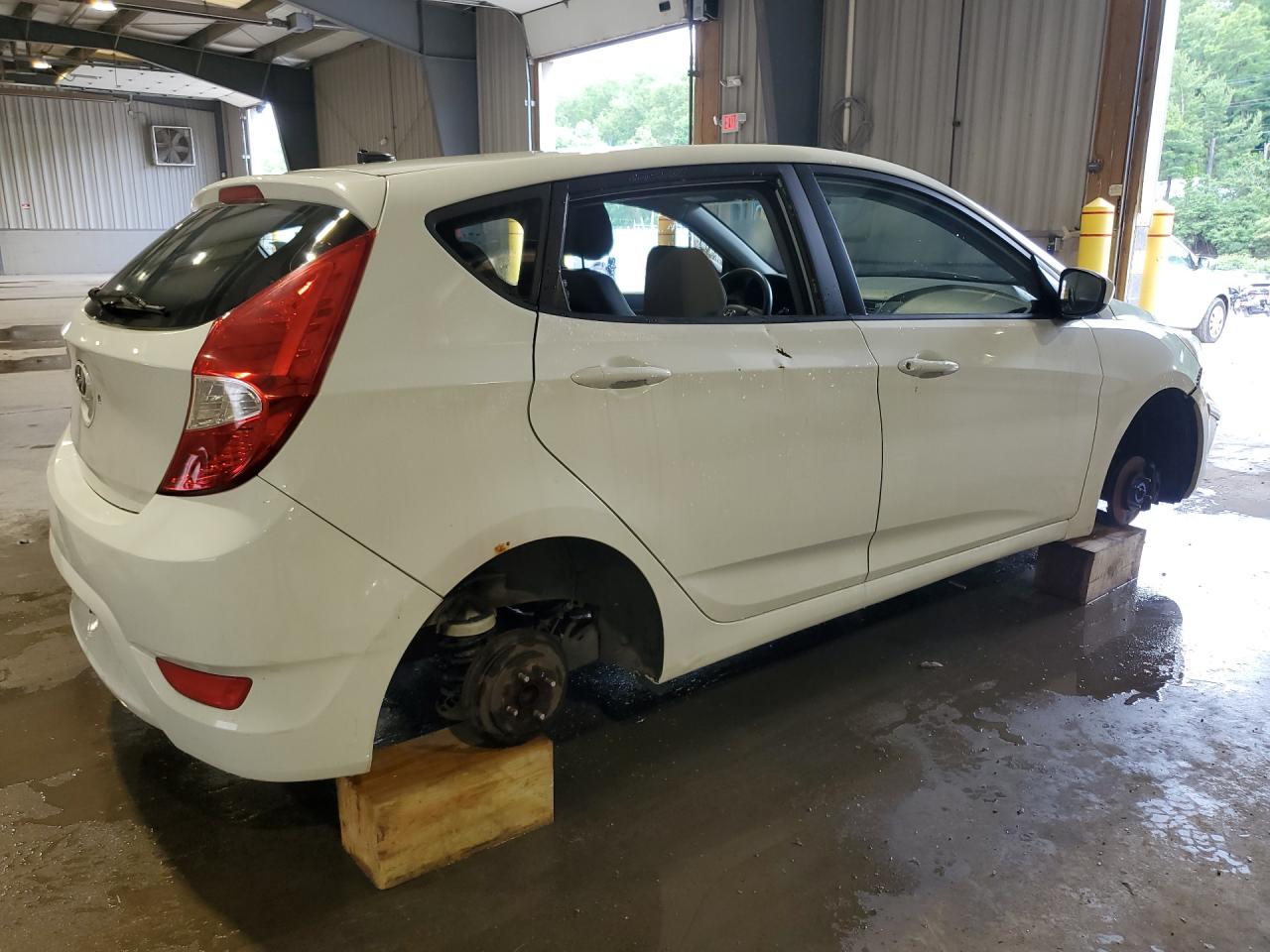 2015 Hyundai Accent Gs White vin: KMHCT5AE1FU216318 Damage: Right Qtr Panel, Chipped, 2