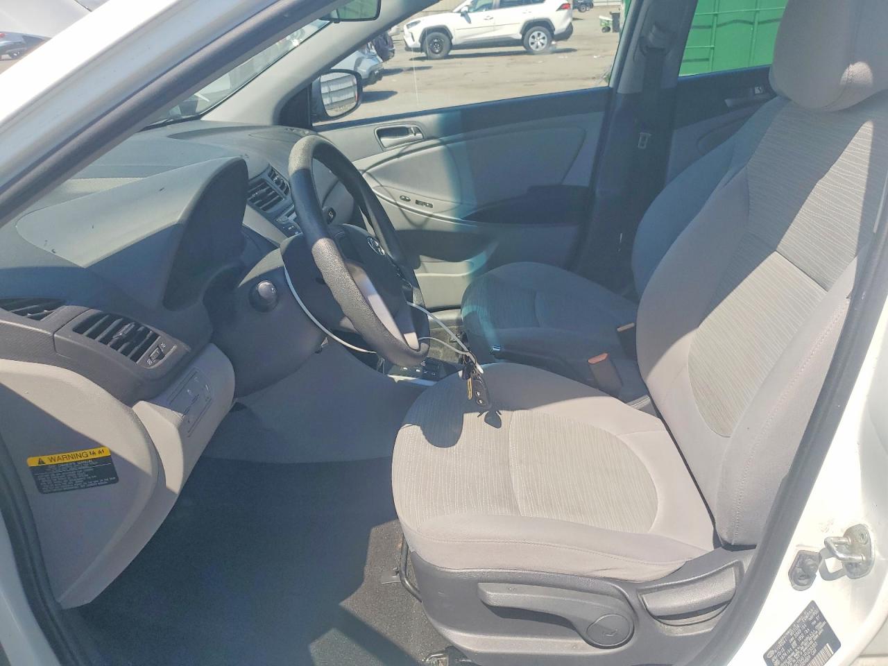 2015 Hyundai Accent White vin: KMHCT5AE1FU233393