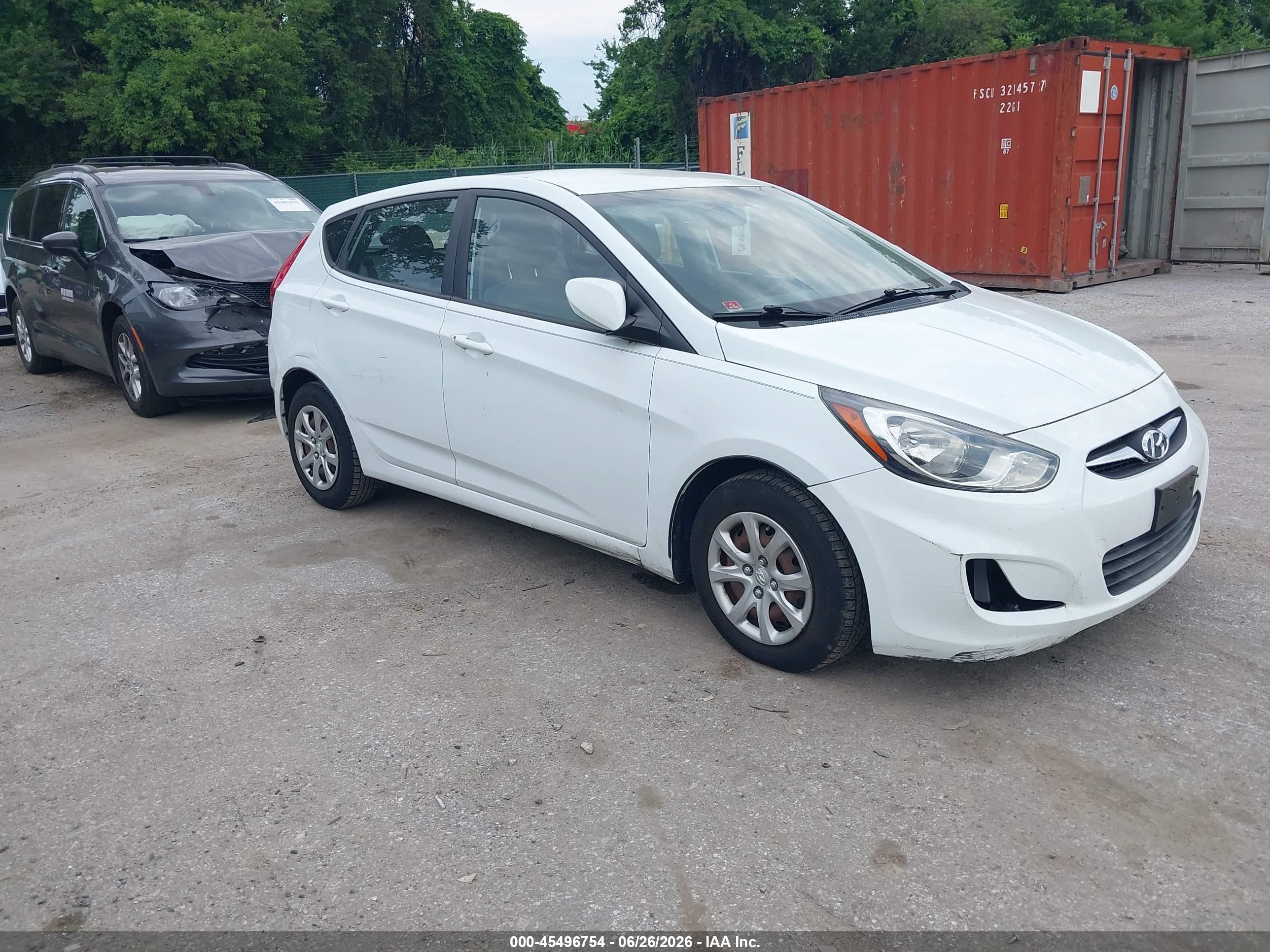 2012 Hyundai Accent Gs White vin: KMHCT5AE2CU007925