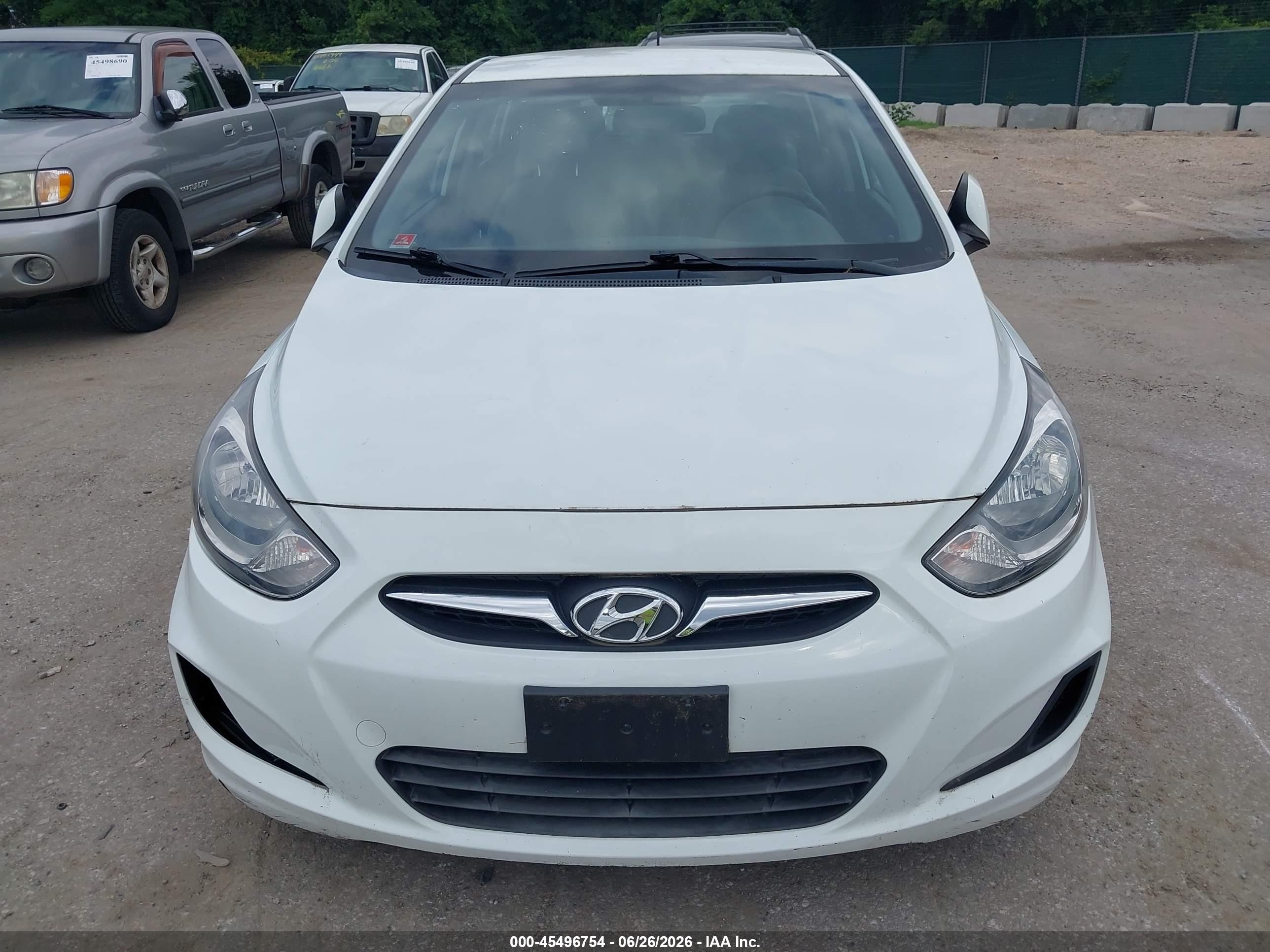 2012 Hyundai Accent Gs White vin: KMHCT5AE2CU007925
