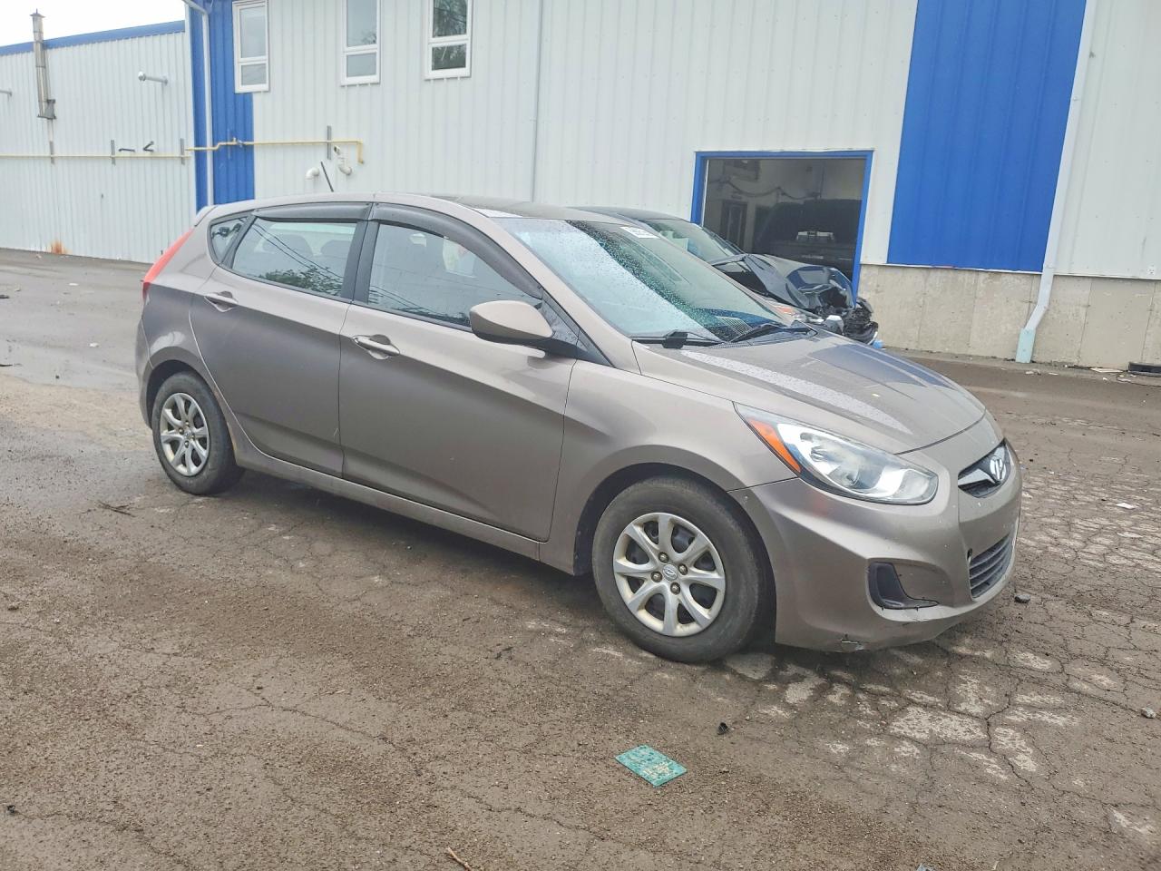 2012 Hyundai Accent Gs Gold vin: KMHCT5AE2CU032193