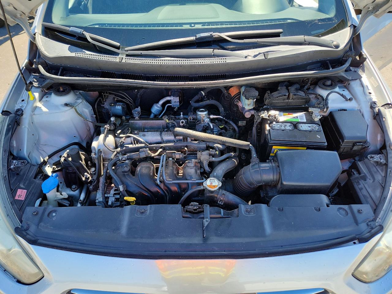 2013 Hyundai Accent Gs Серебряный vin: KMHCT5AE2DU076535