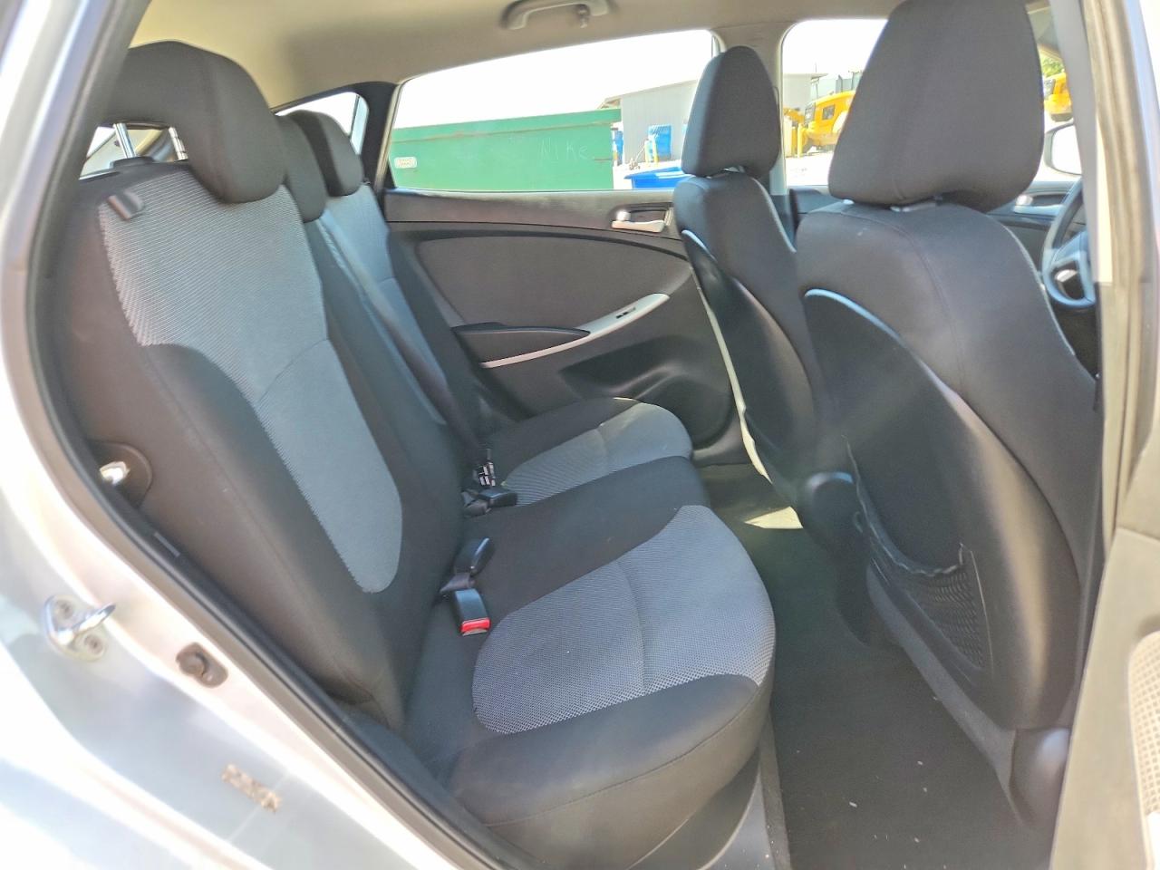 2013 Hyundai Accent Gs Серебряный vin: KMHCT5AE2DU076535