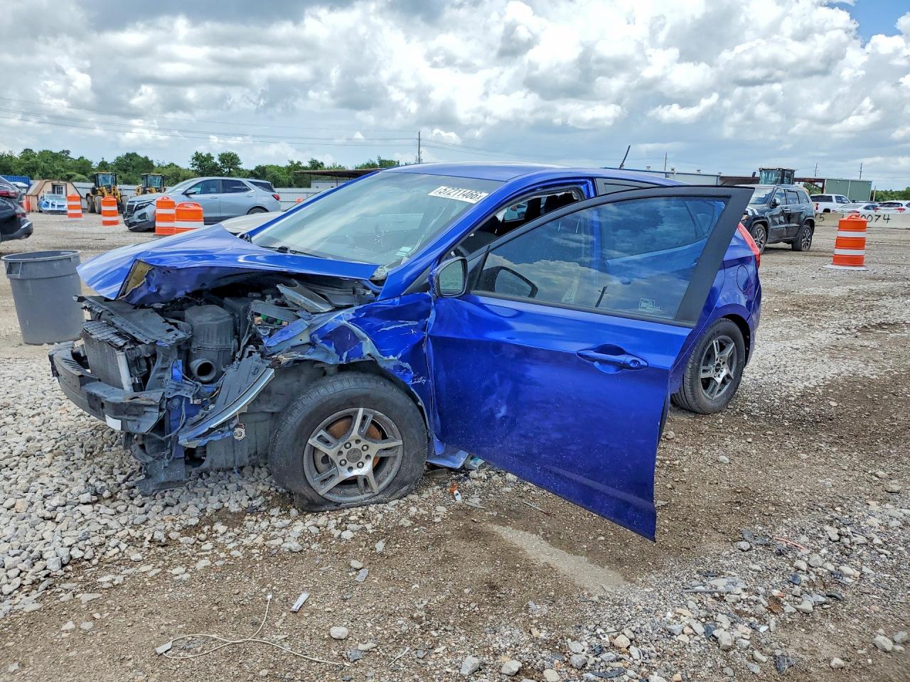 2013 Hyundai Accent Gs Blue vin: KMHCT5AE2DU118878