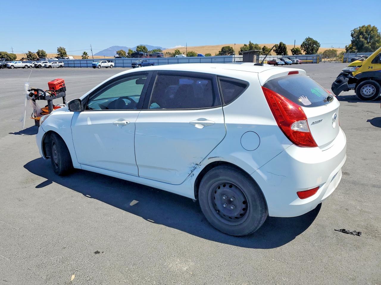 2013 Hyundai Accent Gs White vin: KMHCT5AE2DU138189