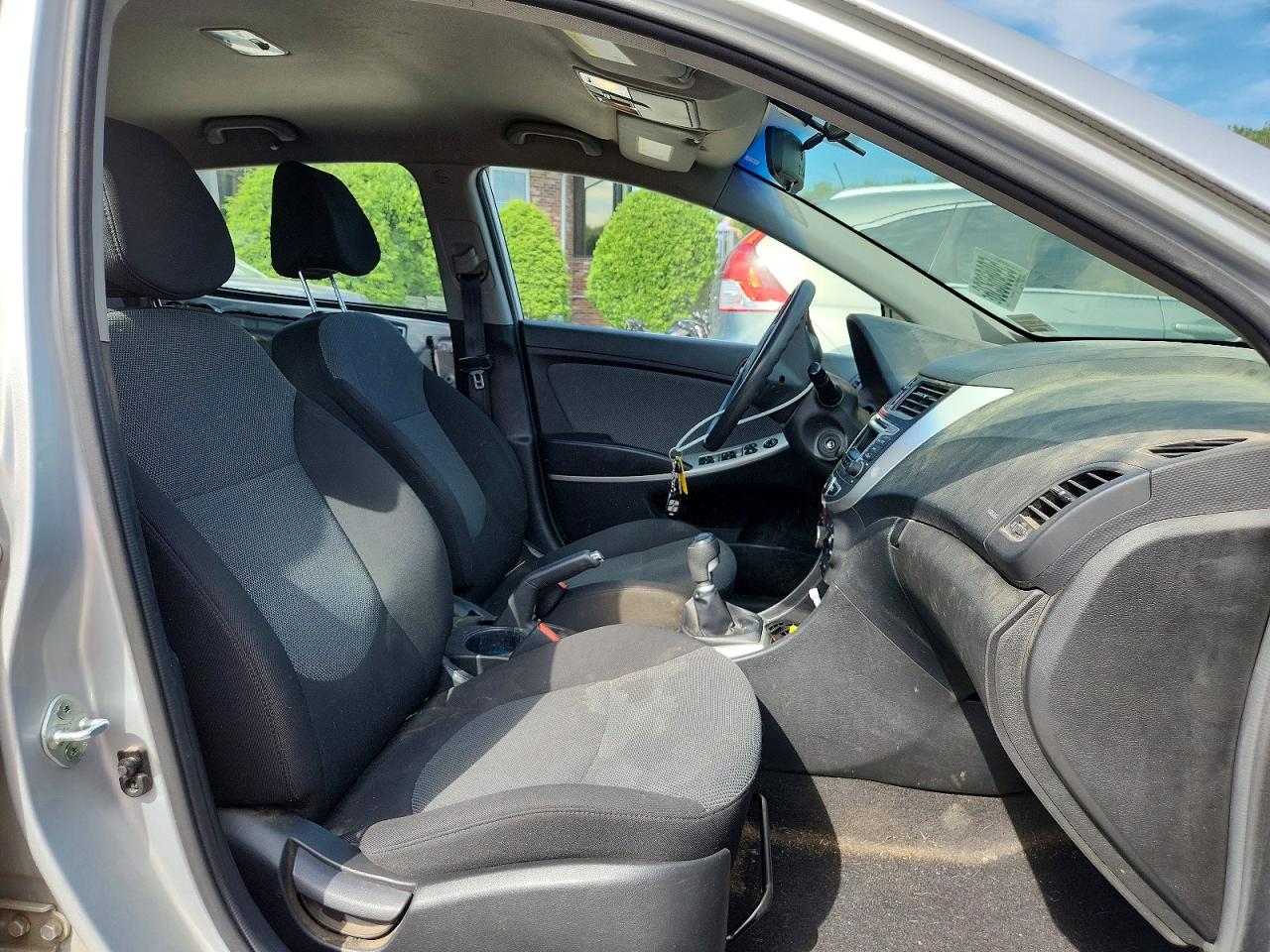 2014 Hyundai Accent Gs Silver vin: KMHCT5AE2EU189712