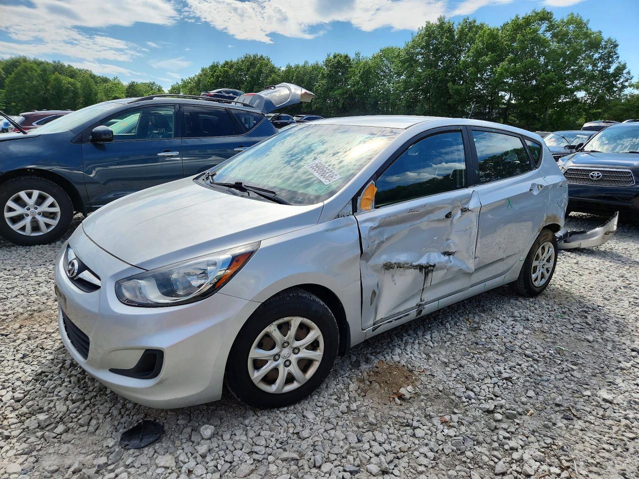 2014 Hyundai Accent Gs Silver vin: KMHCT5AE2EU189712
