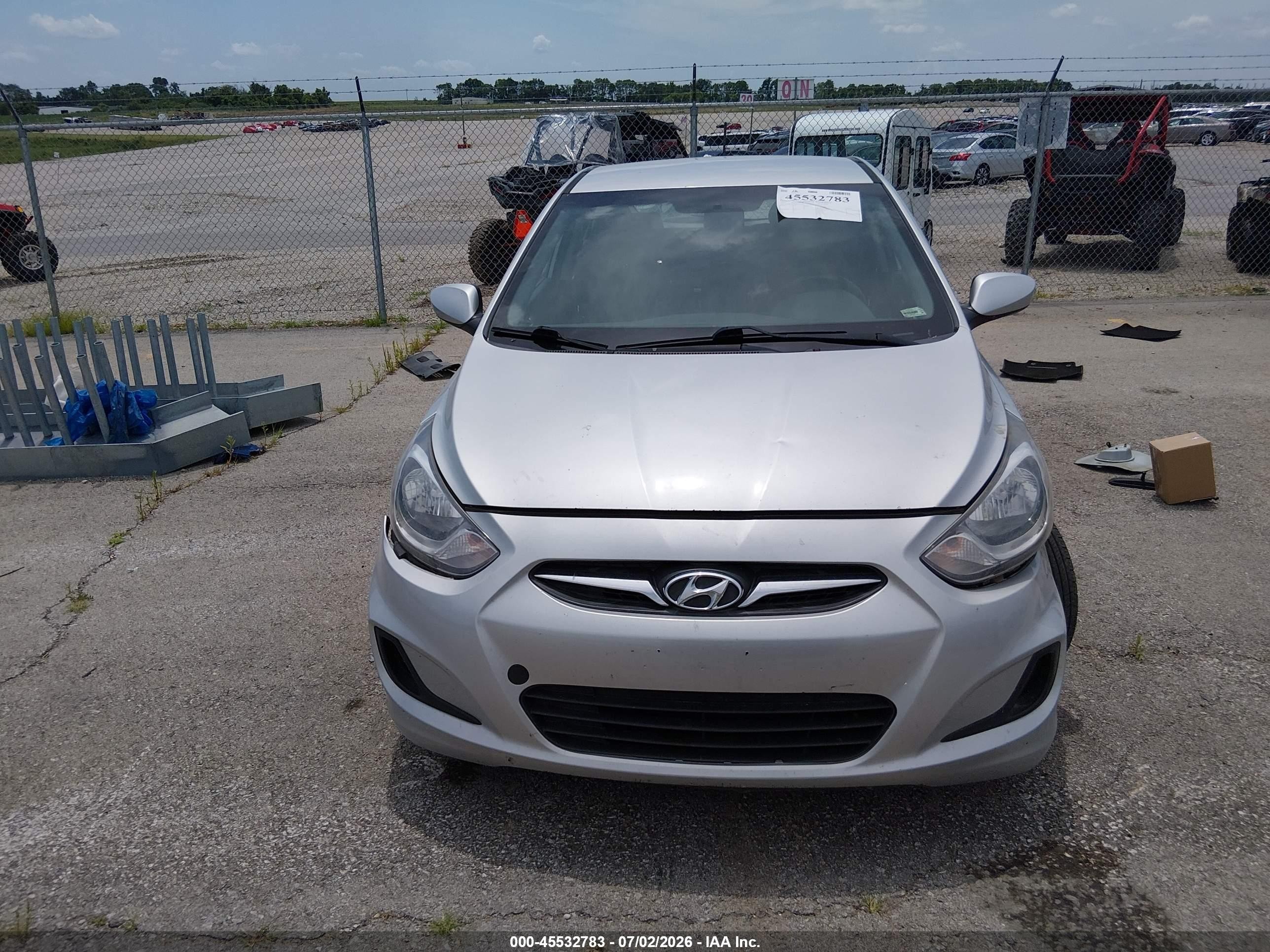 2014 Hyundai Accent Gs Silver vin: KMHCT5AE2EU195428