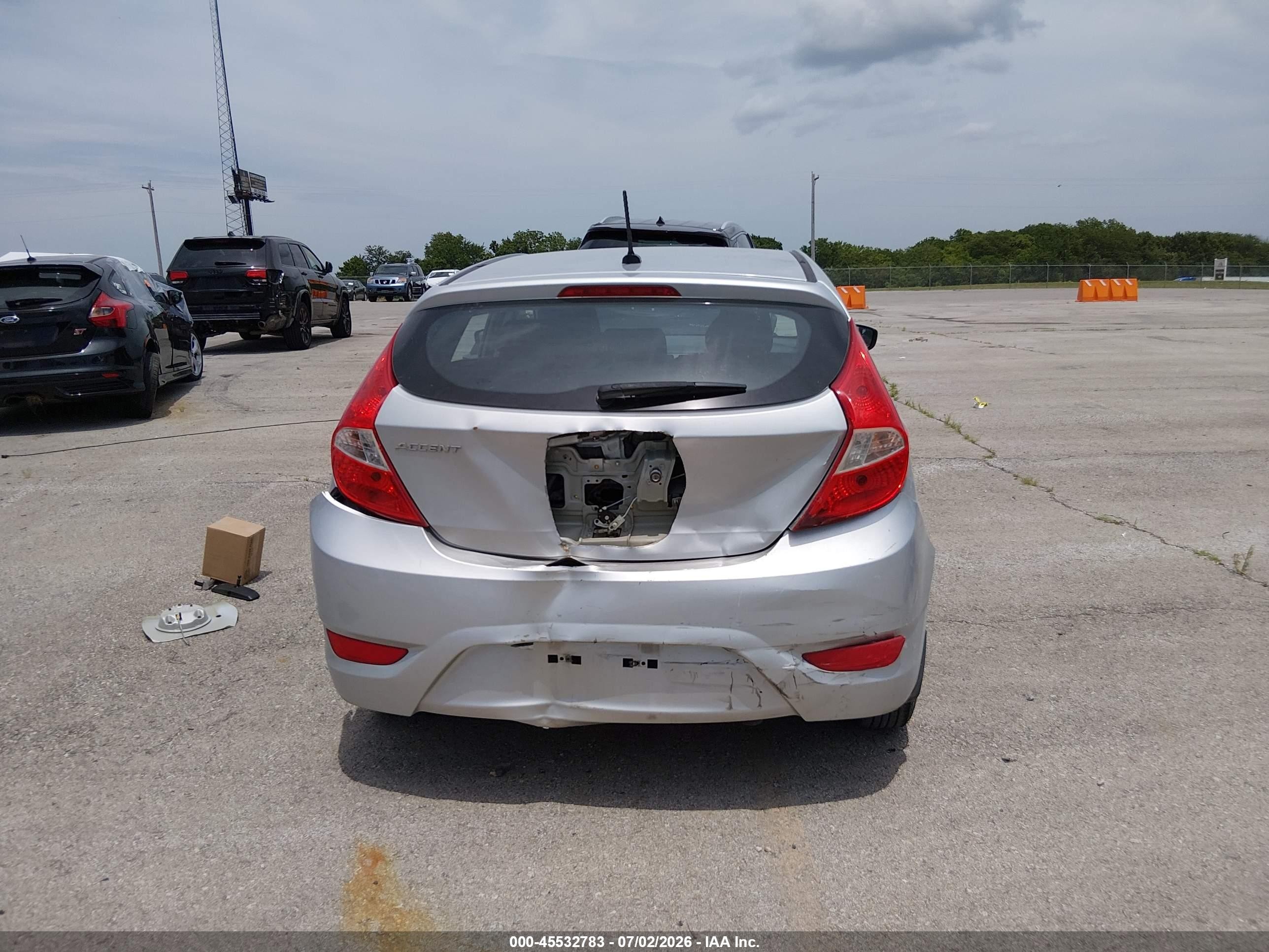 2014 Hyundai Accent Gs Silver vin: KMHCT5AE2EU195428