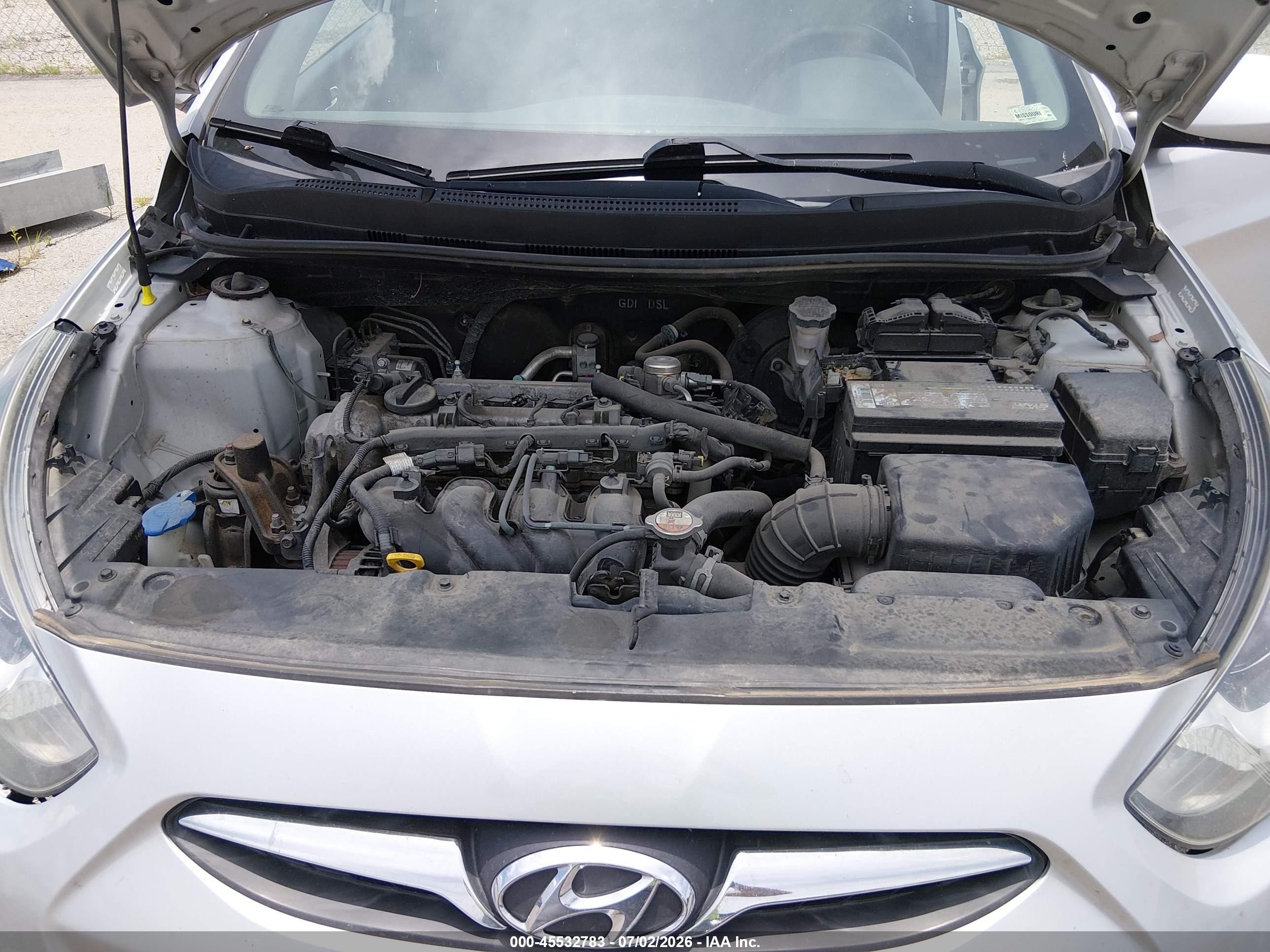 2014 Hyundai Accent Gs Silver vin: KMHCT5AE2EU195428