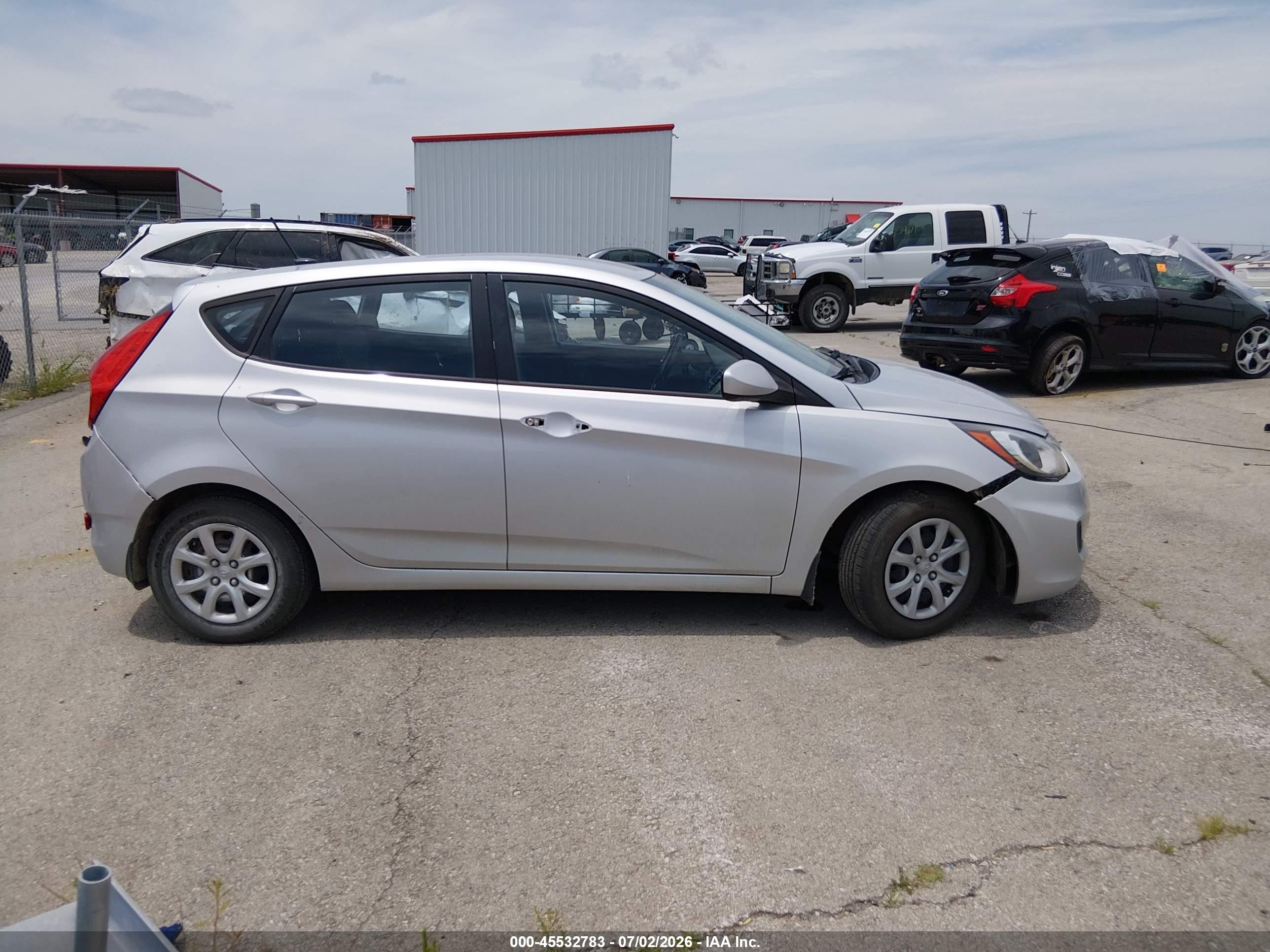 2014 Hyundai Accent Gs Silver vin: KMHCT5AE2EU195428