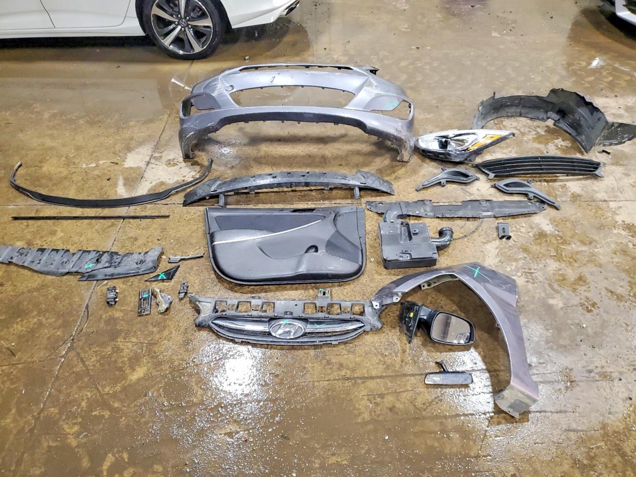 2015 Hyundai Accent Gs Серый vin: KMHCT5AE2FU199187