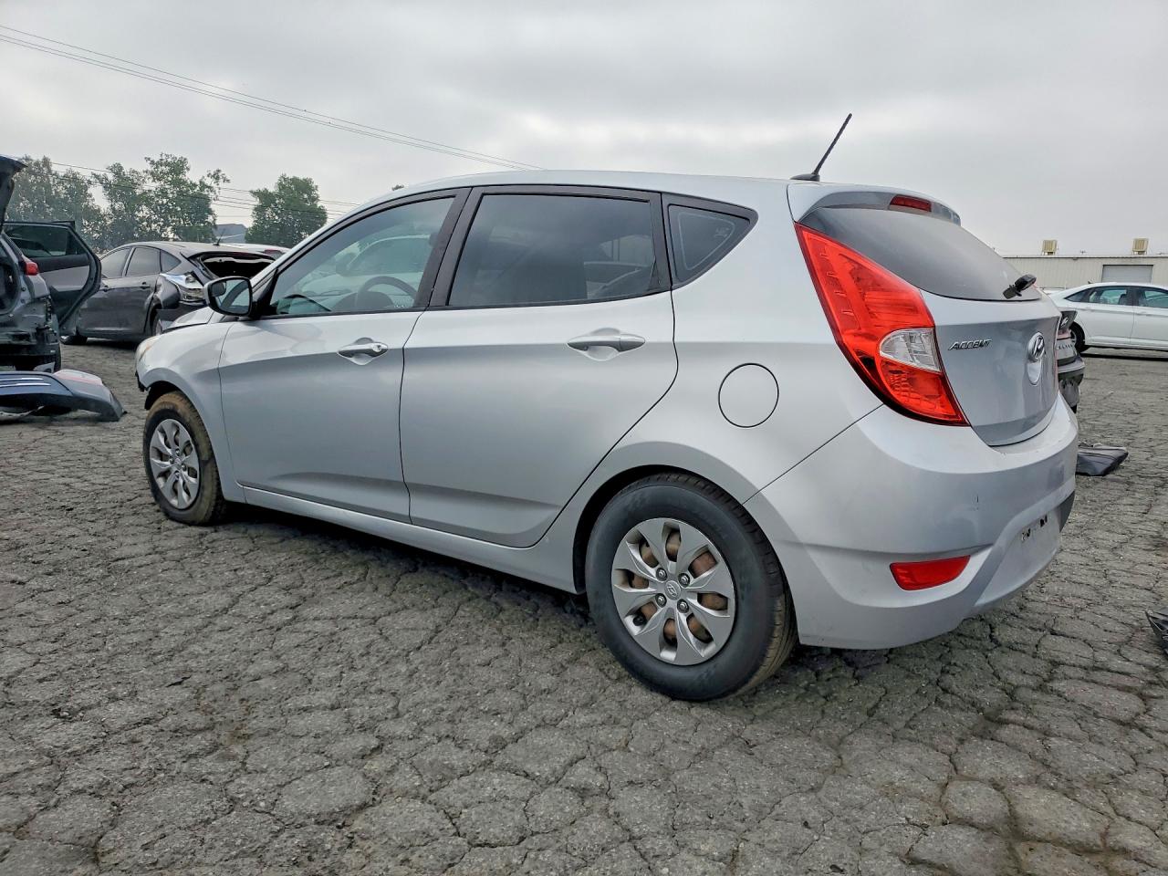 2015 Hyundai Accent Gs Серебряный vin: KMHCT5AE2FU209605