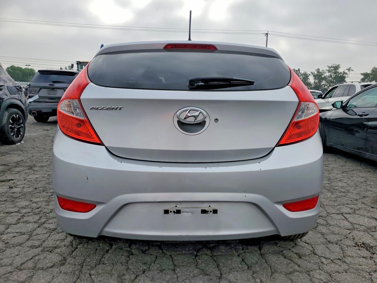 2015 Hyundai Accent Gs Серебряный vin: KMHCT5AE2FU209605