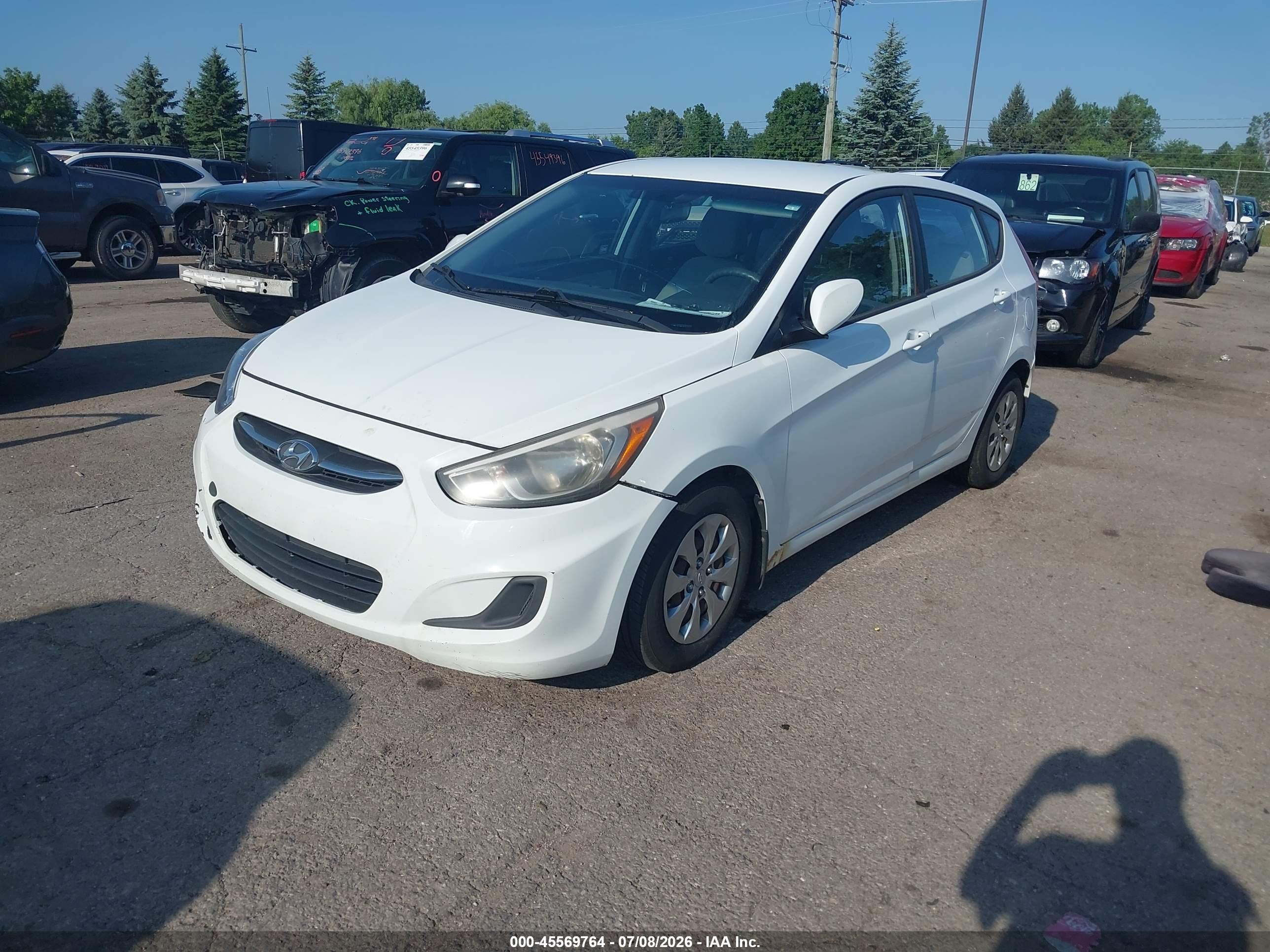 2015 Hyundai Accent Gs White vin: KMHCT5AE2FU212021