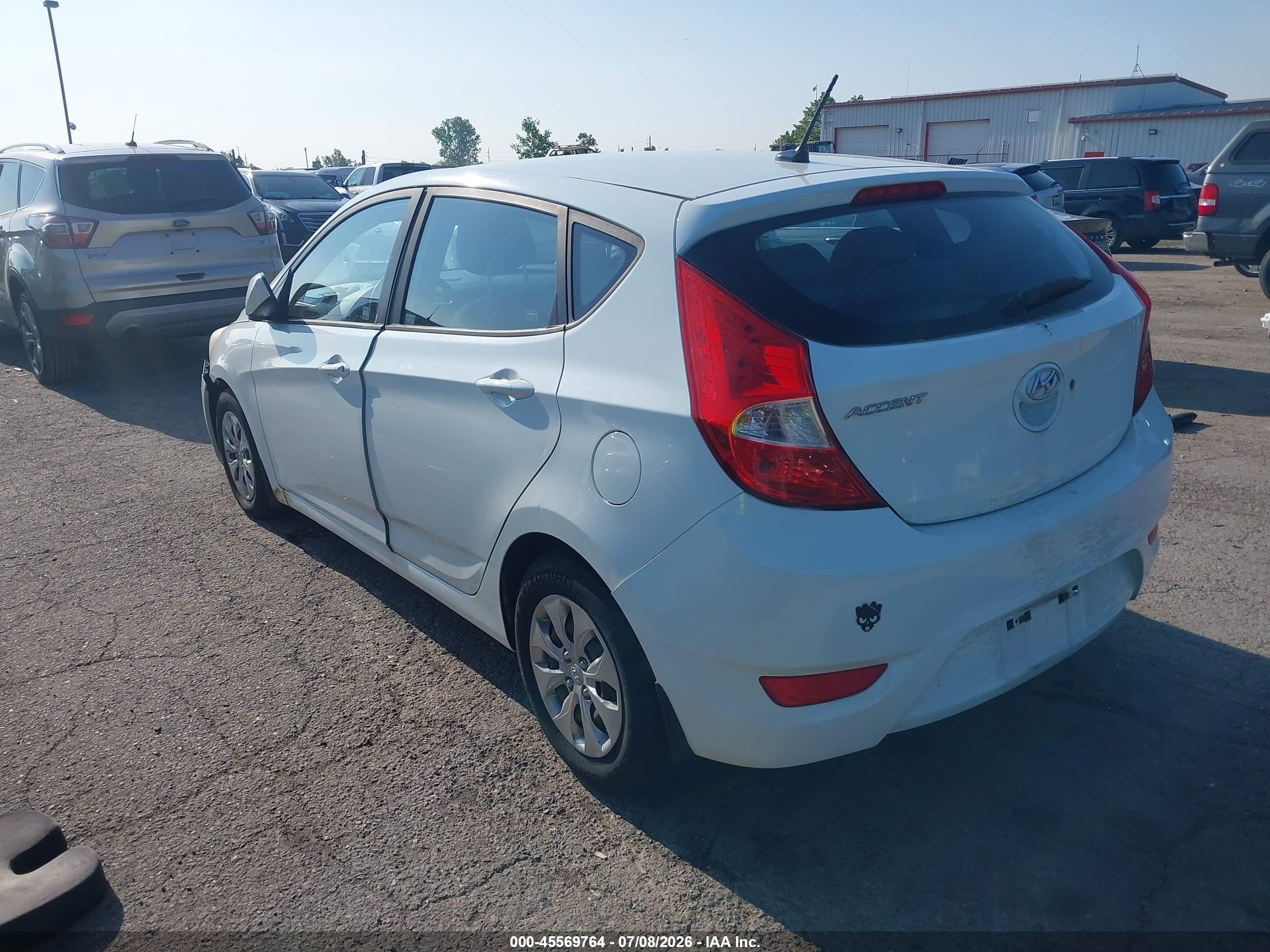 2015 Hyundai Accent Gs White vin: KMHCT5AE2FU212021