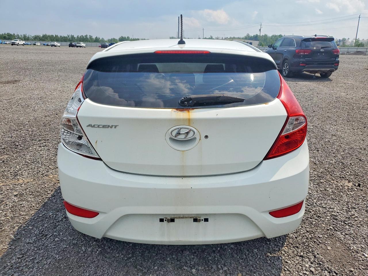 2015 Hyundai Accent Gs White vin: KMHCT5AE2FU212245
