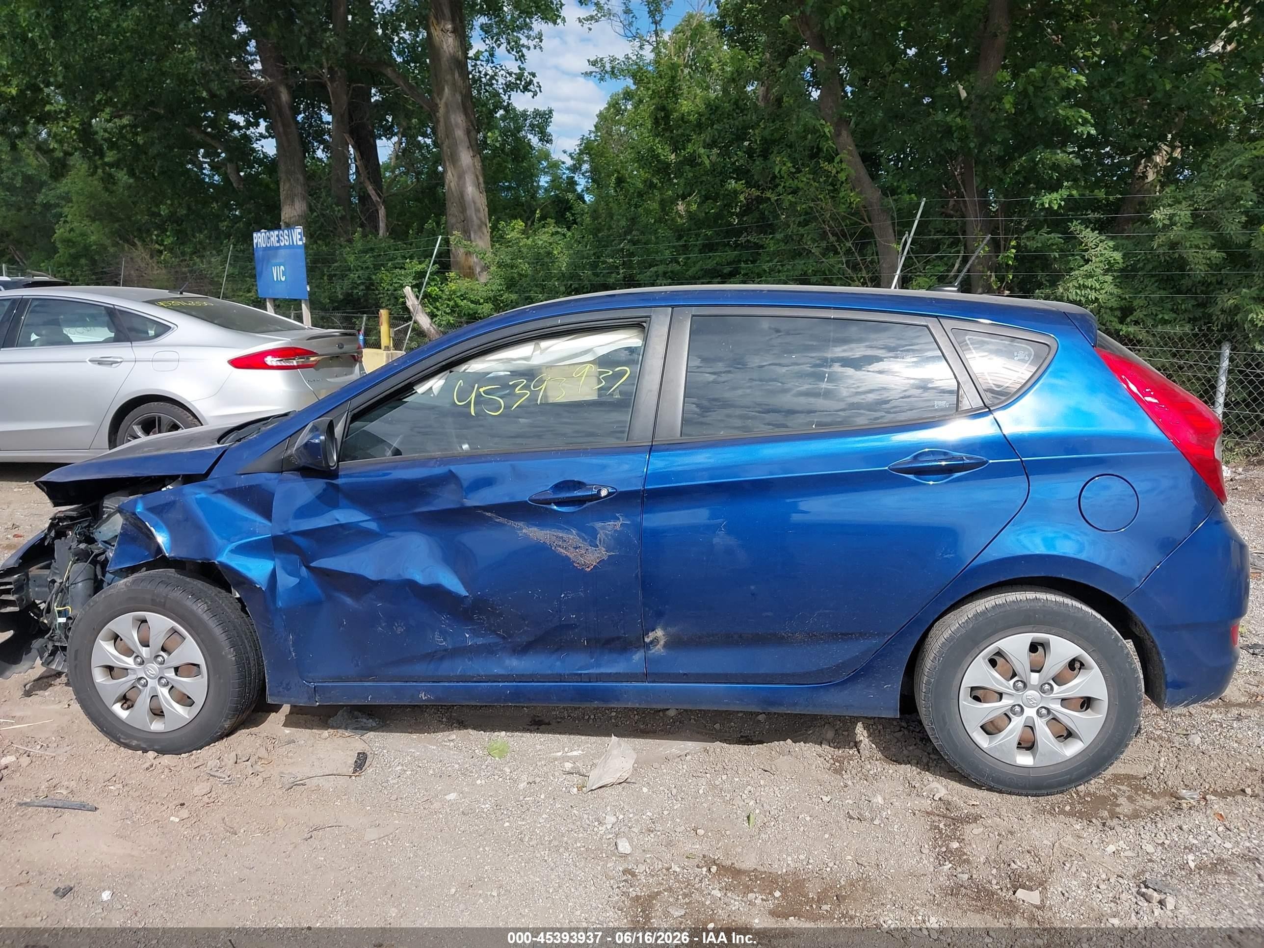 2015 Hyundai Accent Gs Blue vin: KMHCT5AE2FU228378