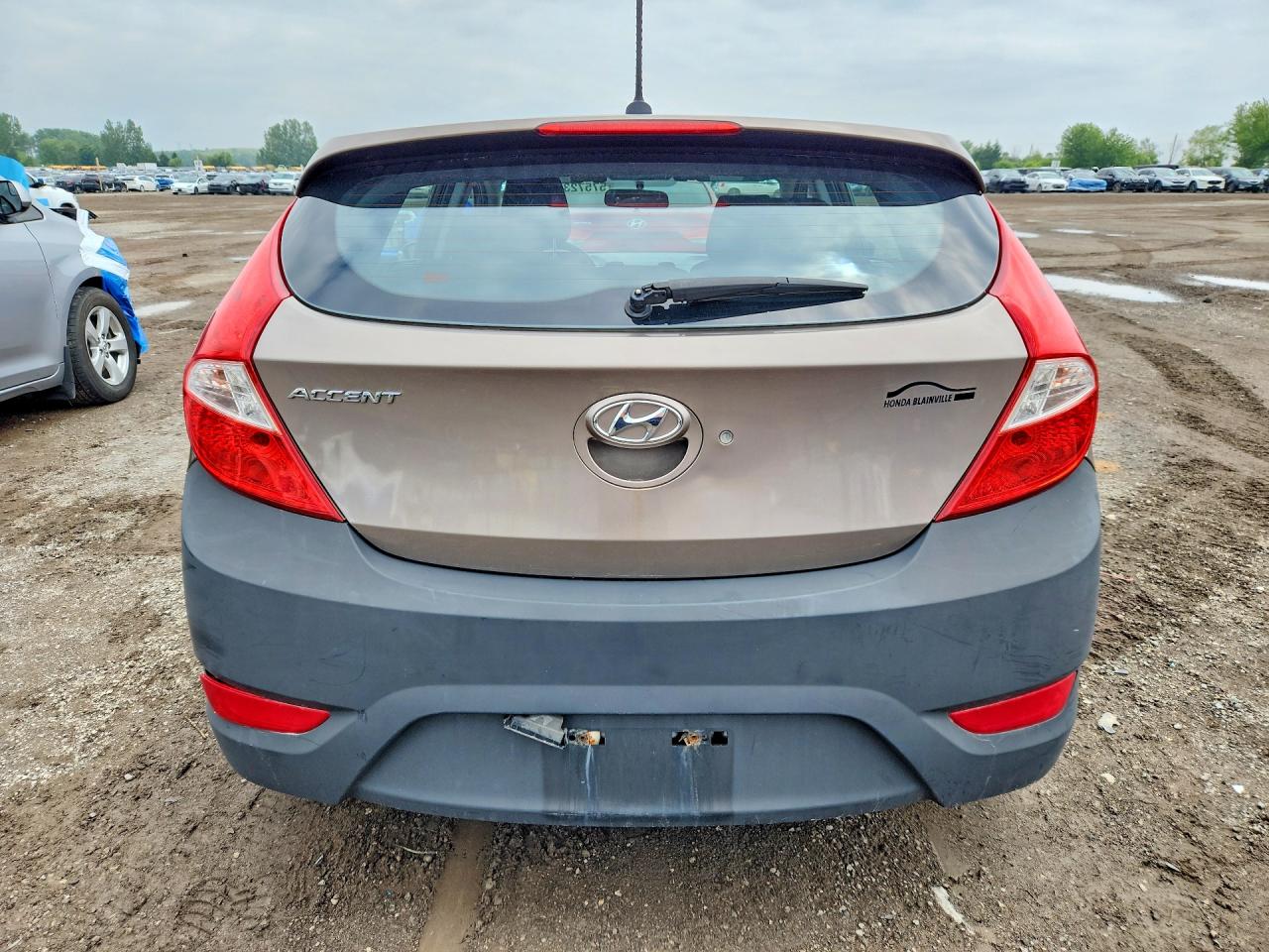 2013 Hyundai Accent Gs Tan vin: KMHCT5AE3DU078858