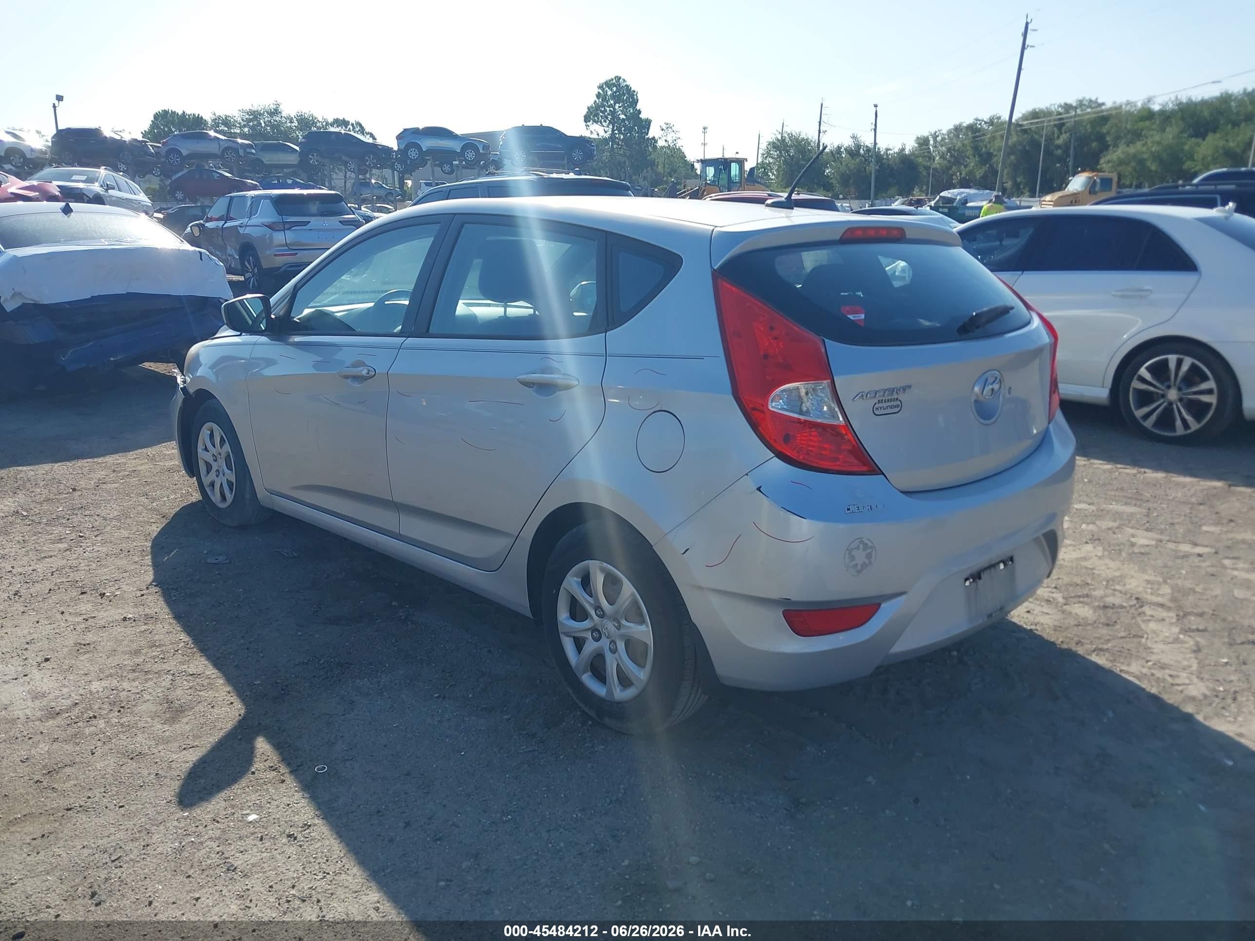 2013 Hyundai Accent Gs Silver vin: KMHCT5AE3DU093621