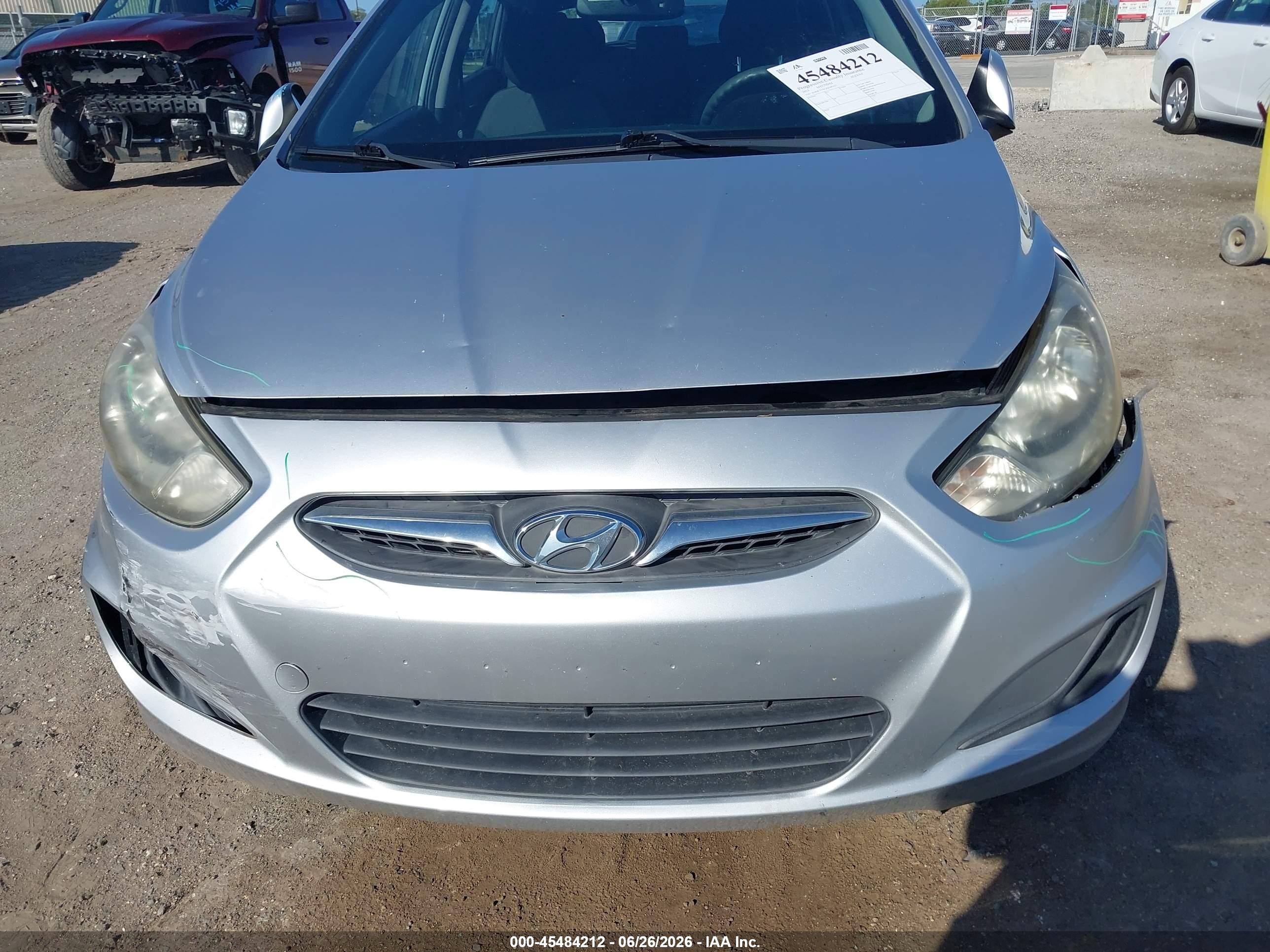 2013 Hyundai Accent Gs Silver vin: KMHCT5AE3DU093621