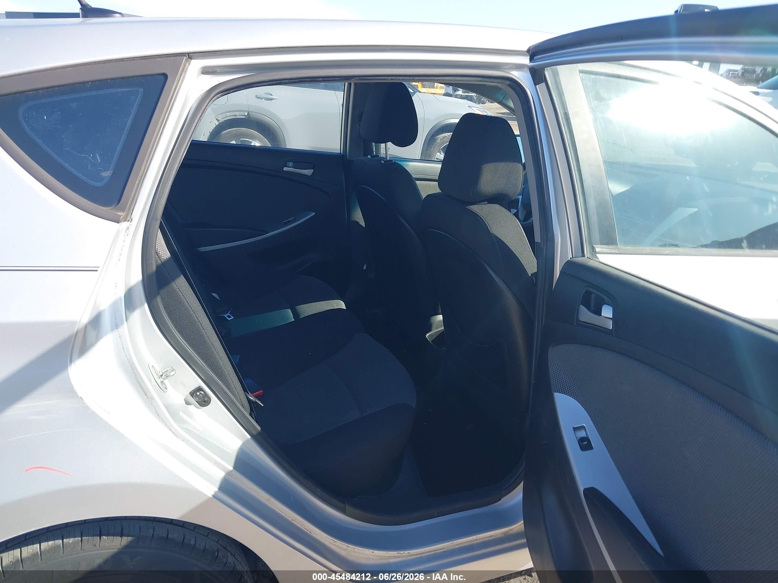 2013 Hyundai Accent Gs Silver vin: KMHCT5AE3DU093621