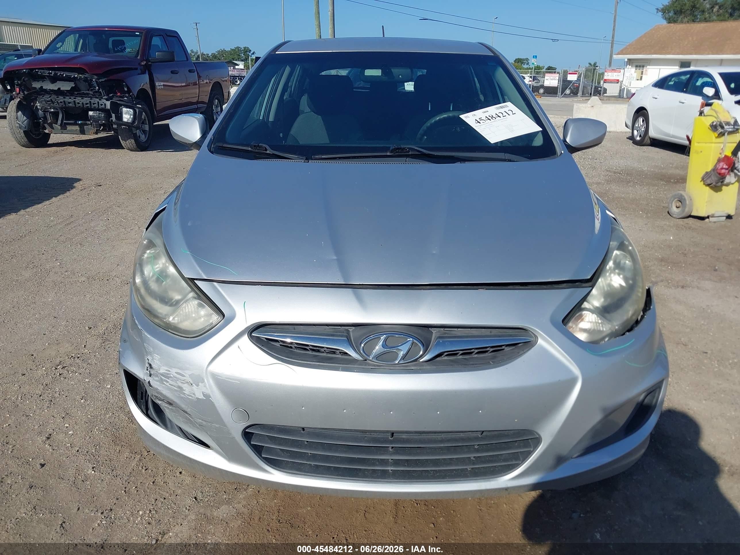 2013 Hyundai Accent Gs Silver vin: KMHCT5AE3DU093621