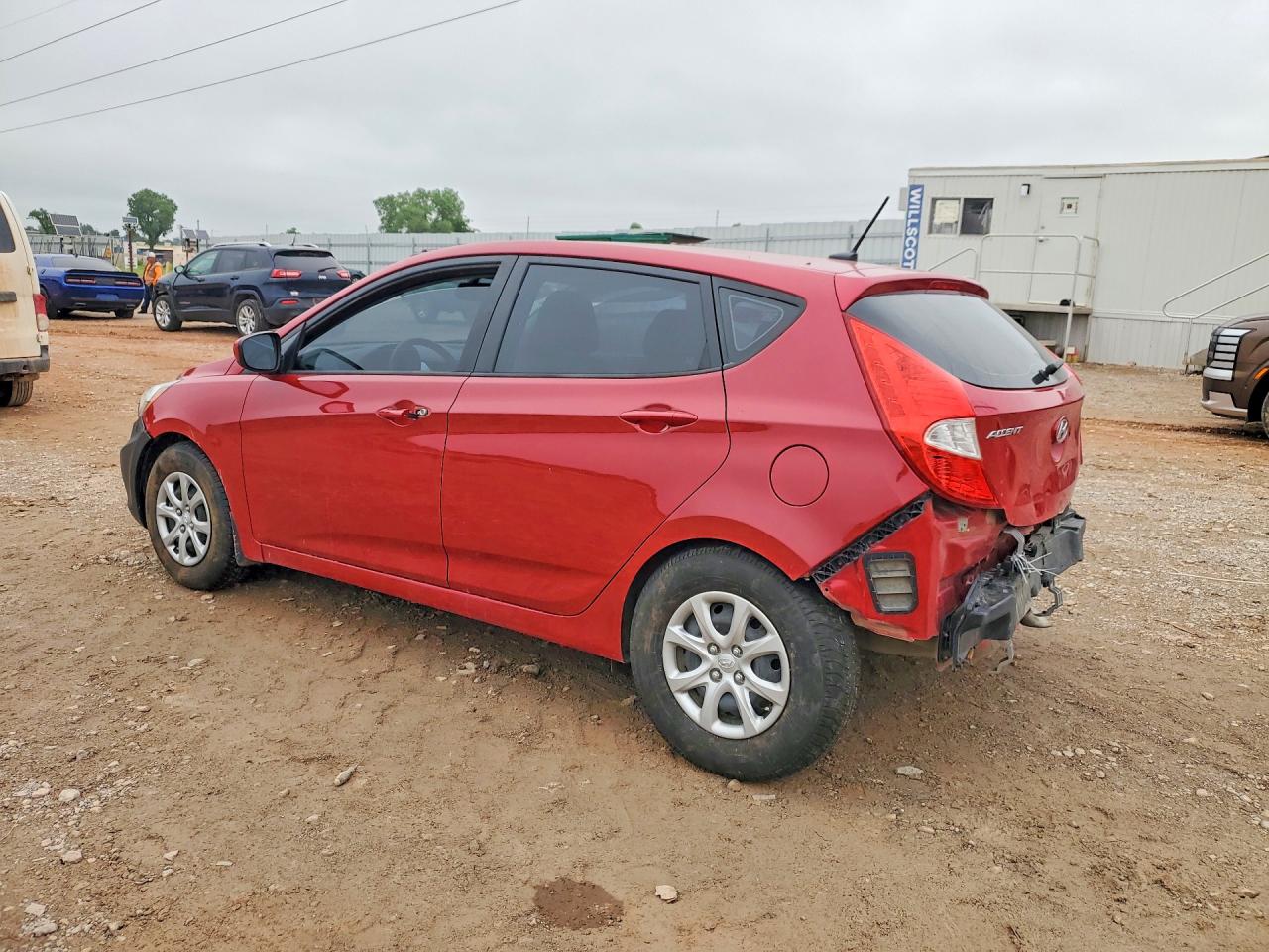 2013 Hyundai Accent Red vin: KMHCT5AE3DU111308