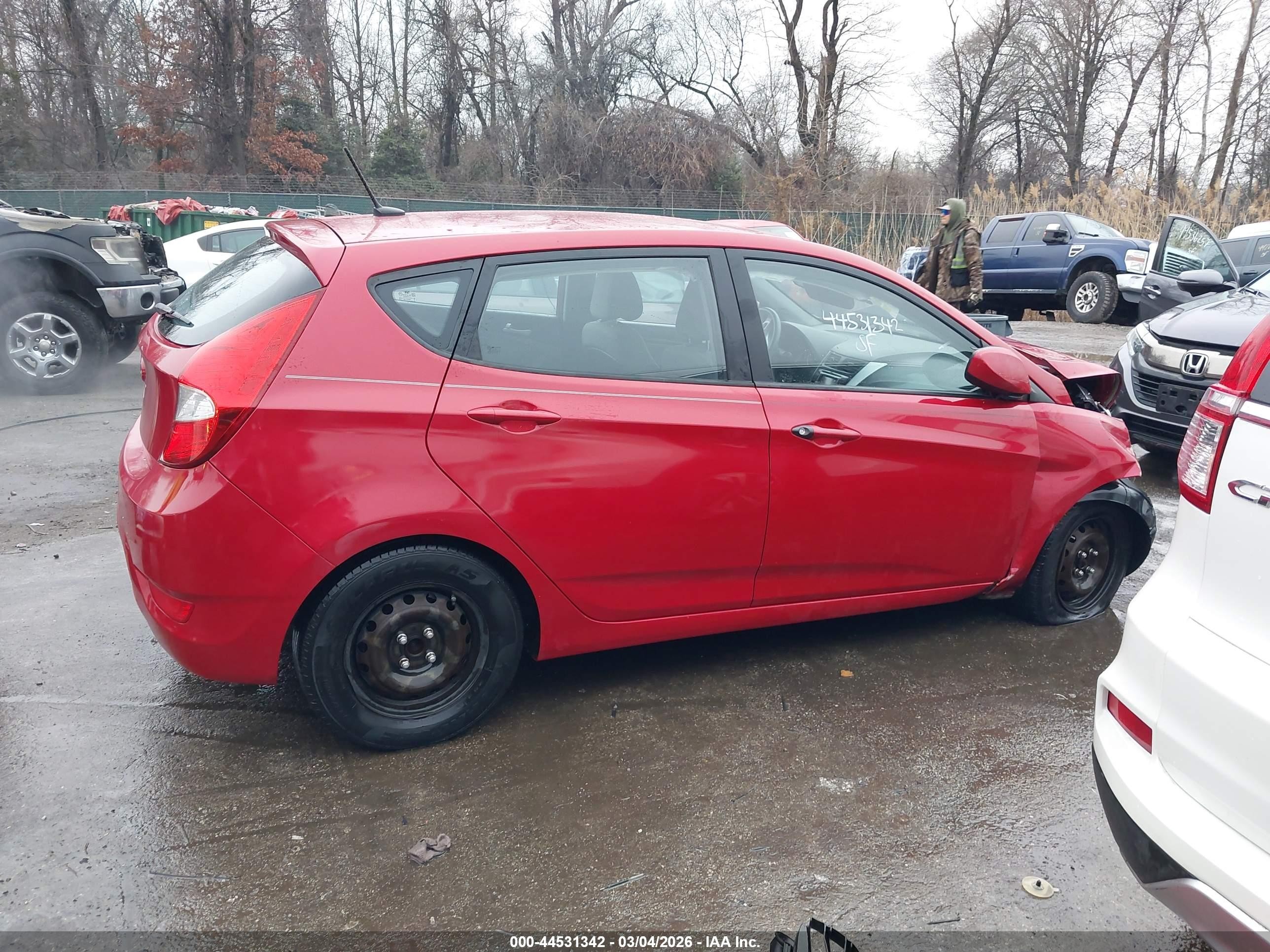 2013 Hyundai Accent Gs Red vin: KMHCT5AE3DU128805