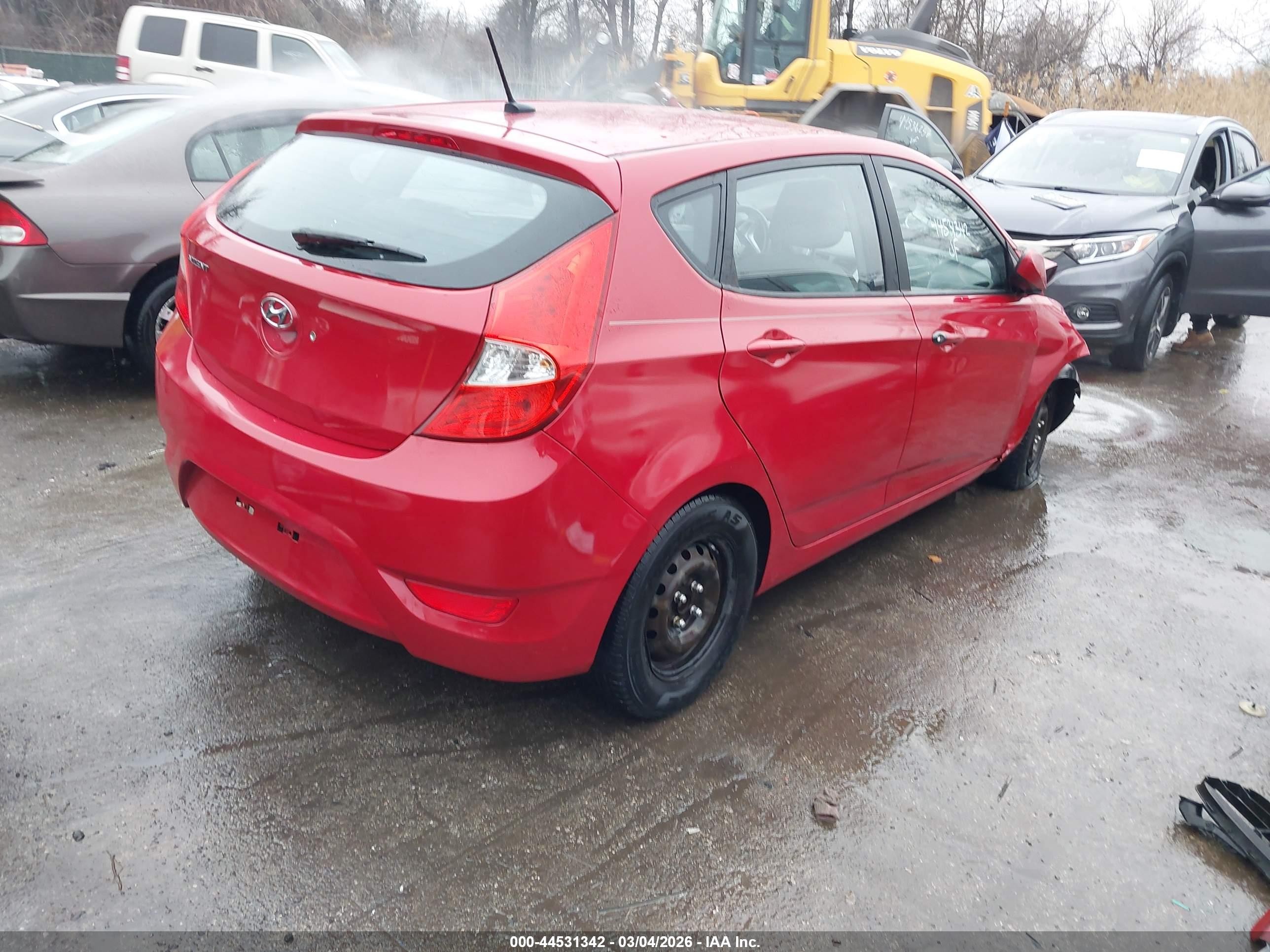2013 Hyundai Accent Gs Red vin: KMHCT5AE3DU128805