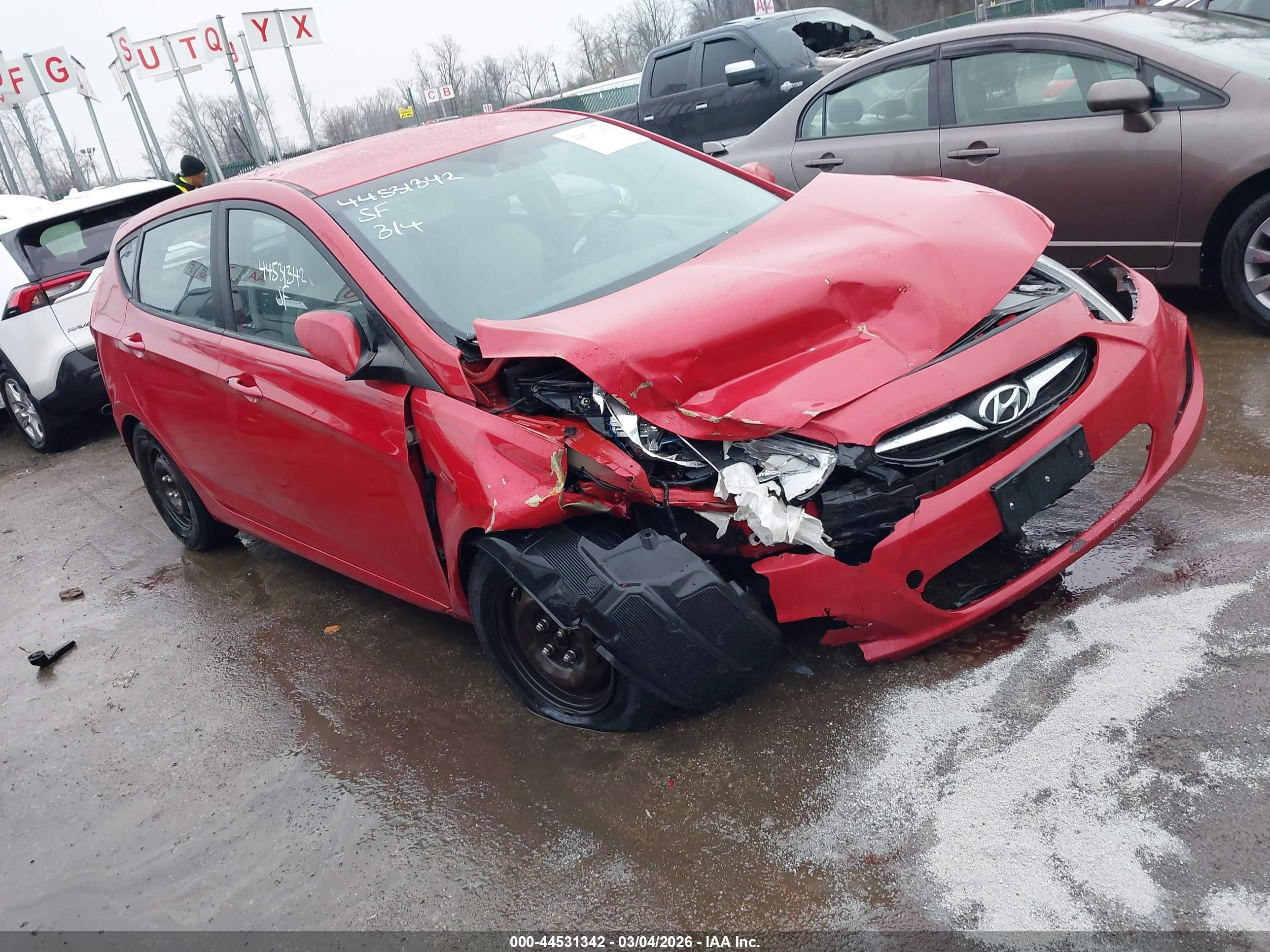 2013 Hyundai Accent Gs Red vin: KMHCT5AE3DU128805
