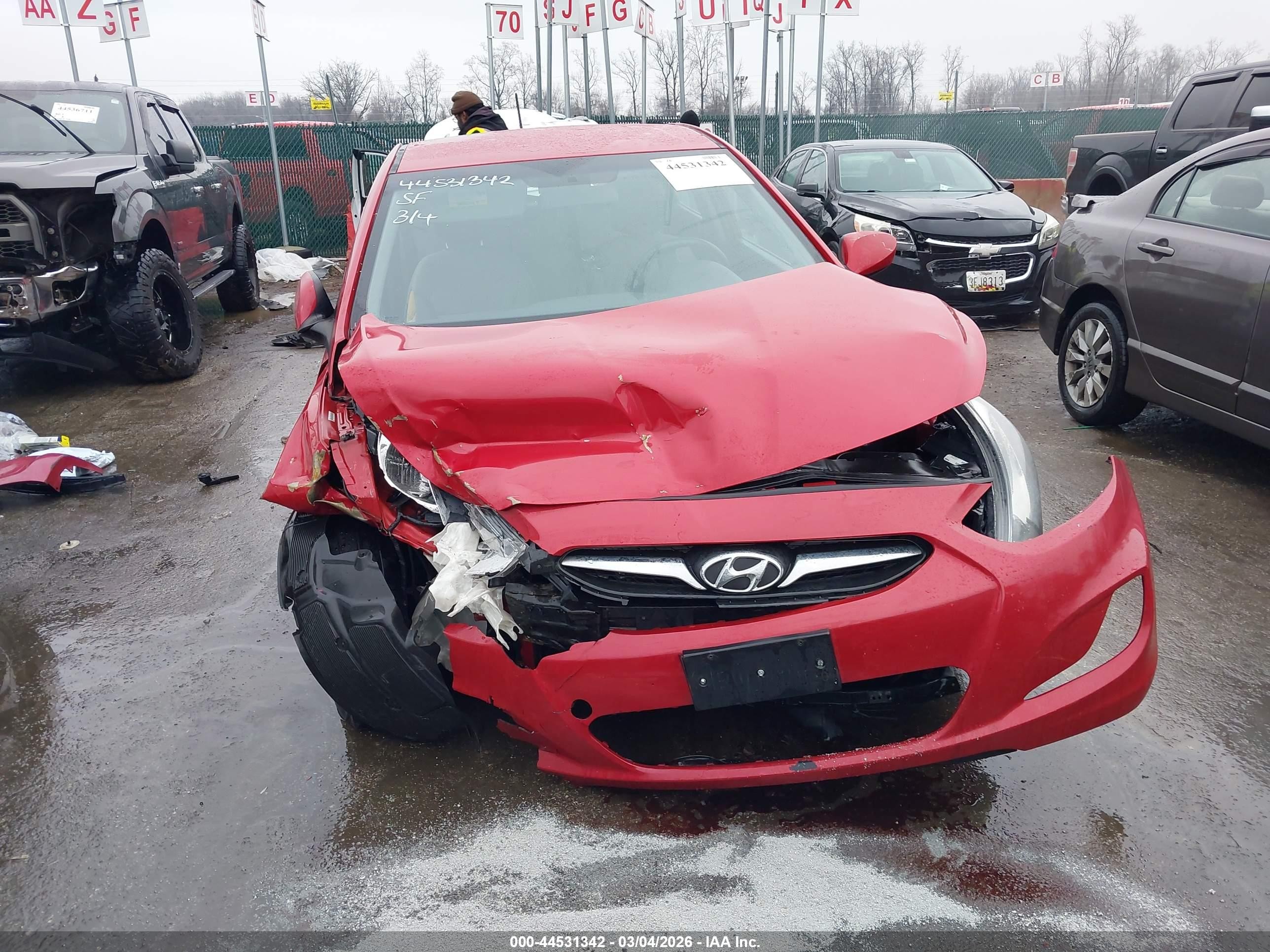 2013 Hyundai Accent Gs Red vin: KMHCT5AE3DU128805