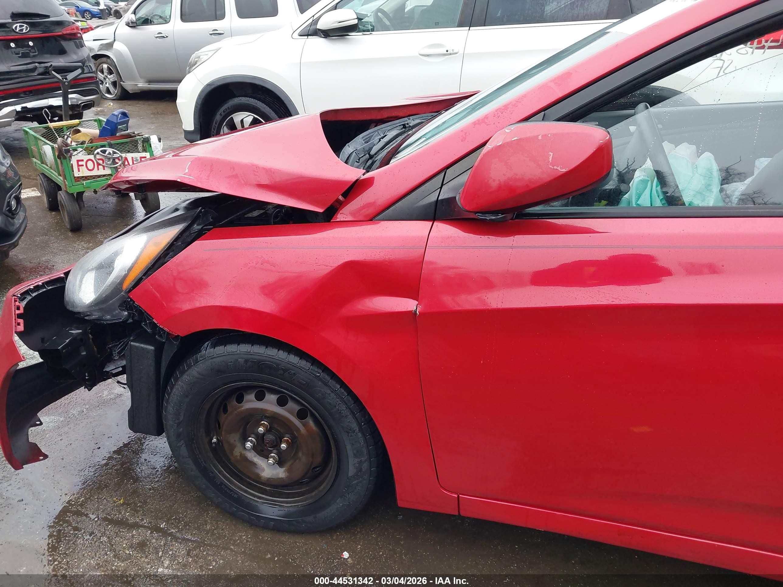 2013 Hyundai Accent Gs Red vin: KMHCT5AE3DU128805