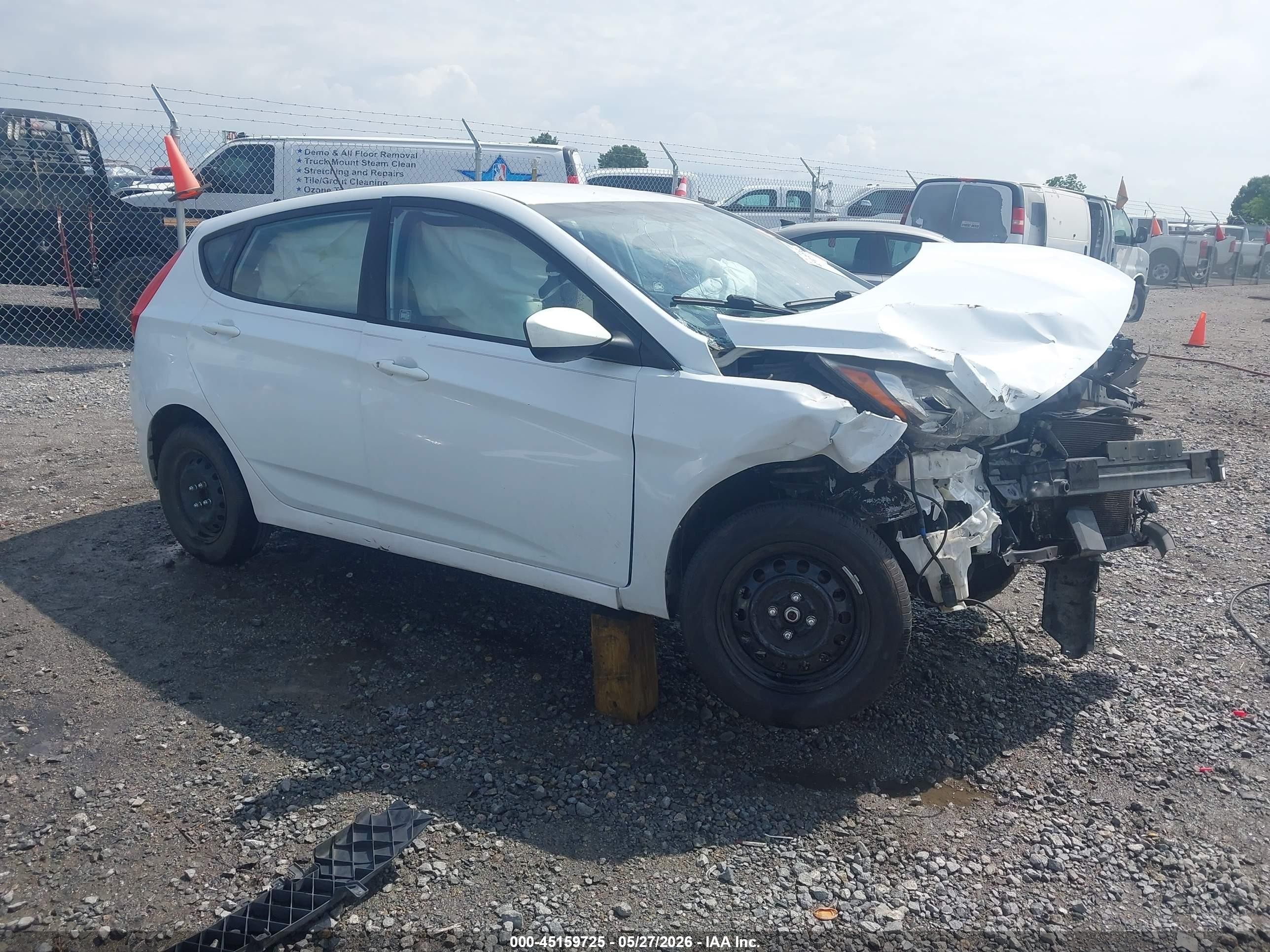 2014 Hyundai Accent Gs White vin: KMHCT5AE3EU161658